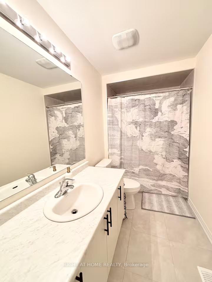 Photo 14 of 30 Federica Crescent, Wasaga Beach — HOMEH