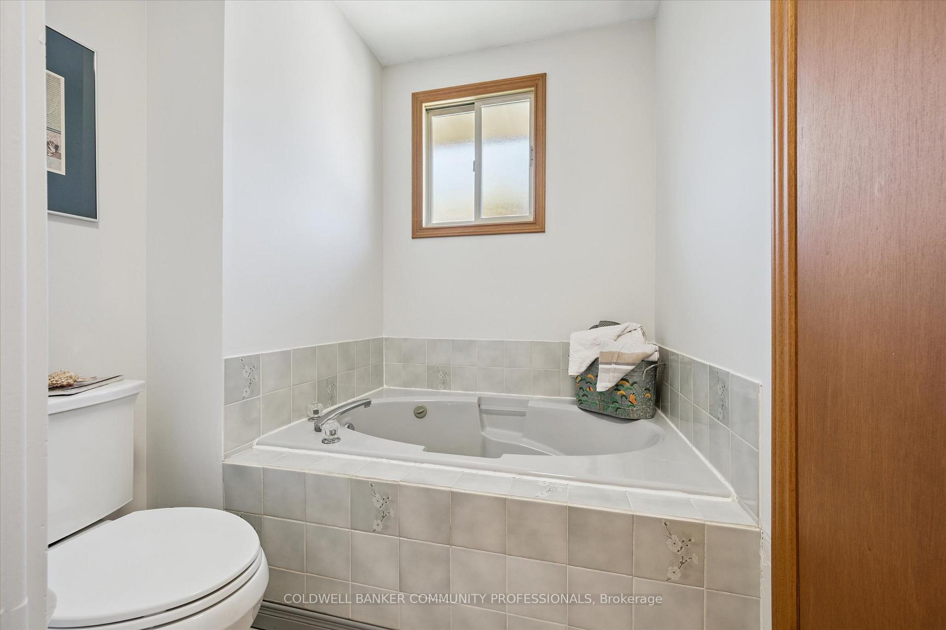 Photo 25 of 322 Conservation Drive, Waterloo — HOMEH