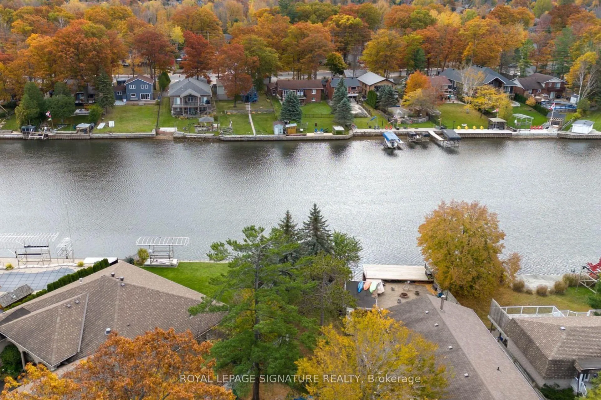 Photo 4 of 75 Old Mosley Street, Wasaga Beach — HOMEH