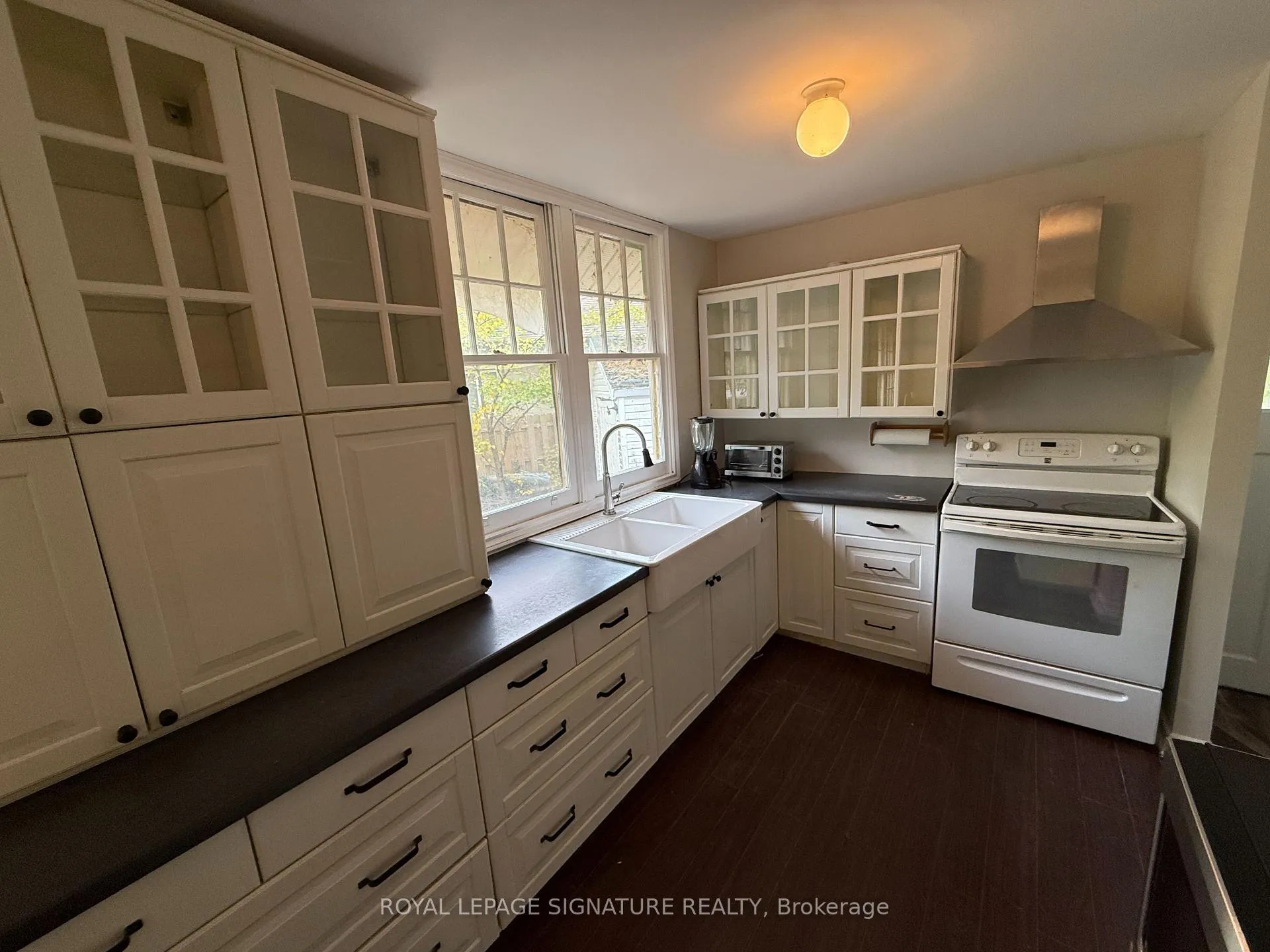 Photo 17 of 75 Old Mosley Street, Wasaga Beach — HOMEH