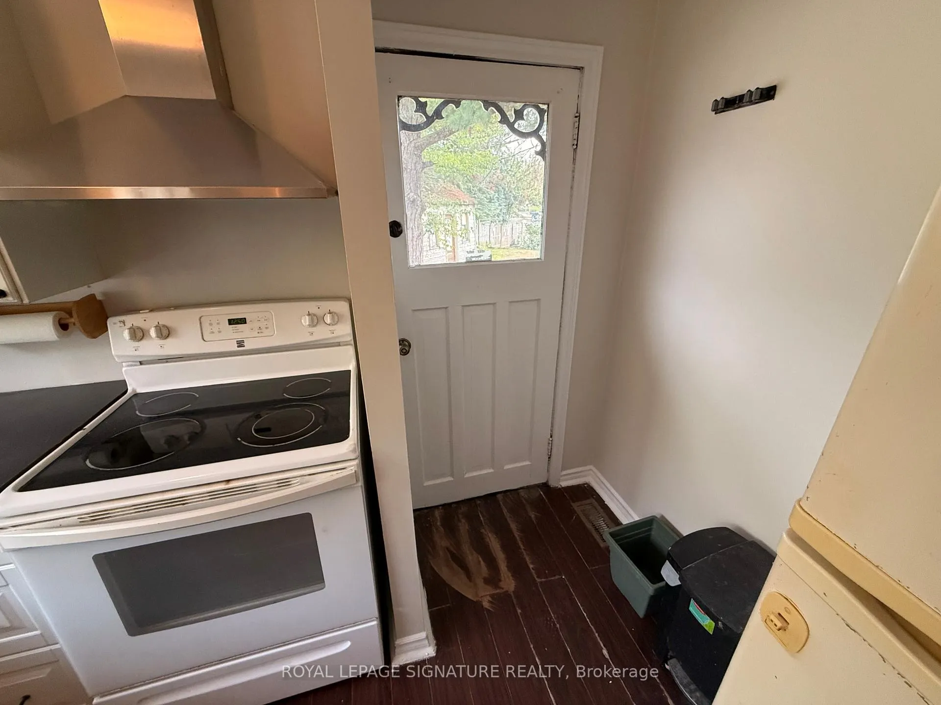 Photo 19 of 75 Old Mosley Street, Wasaga Beach — HOMEH