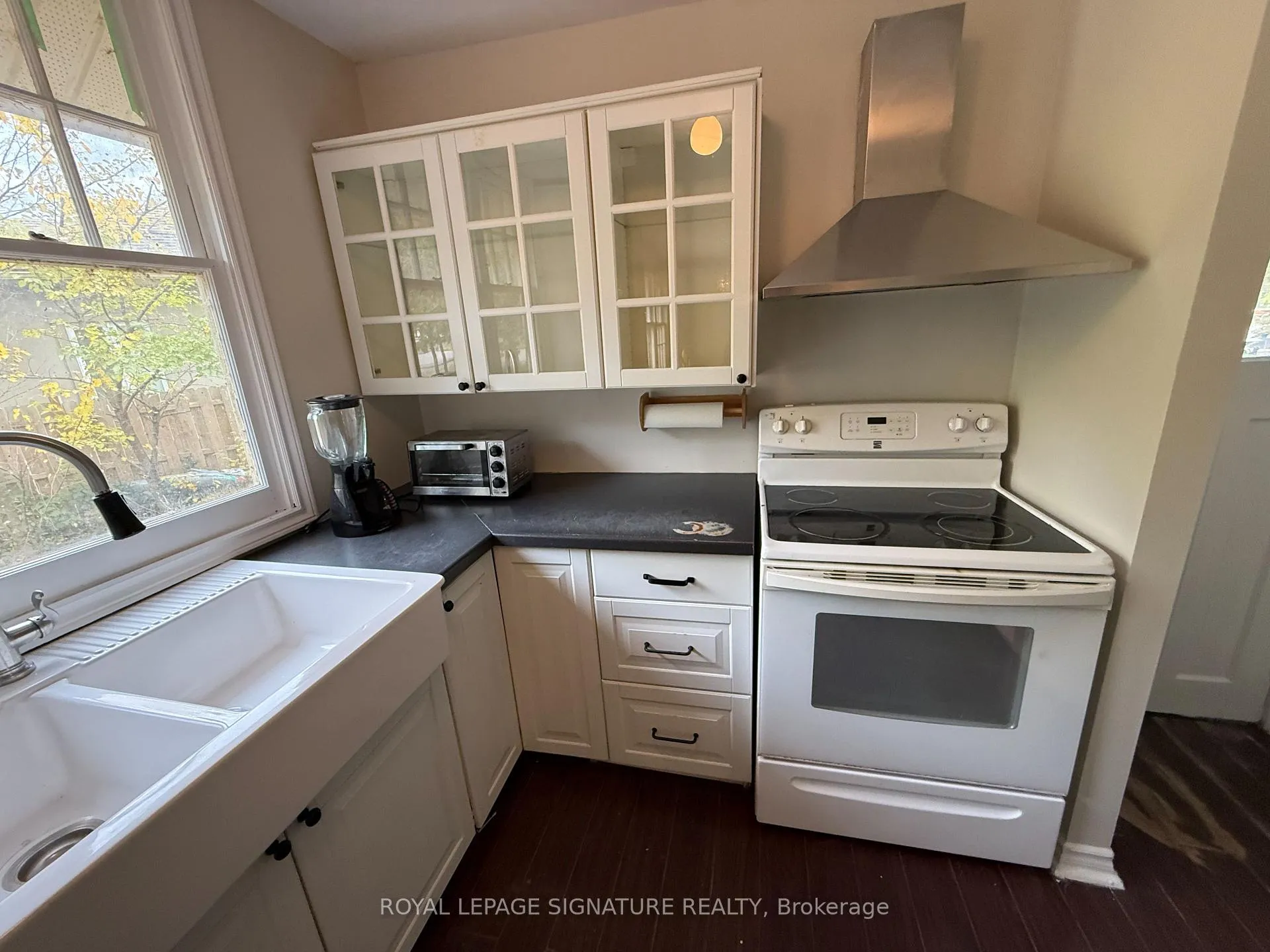Photo 21 of 75 Old Mosley Street, Wasaga Beach — HOMEH