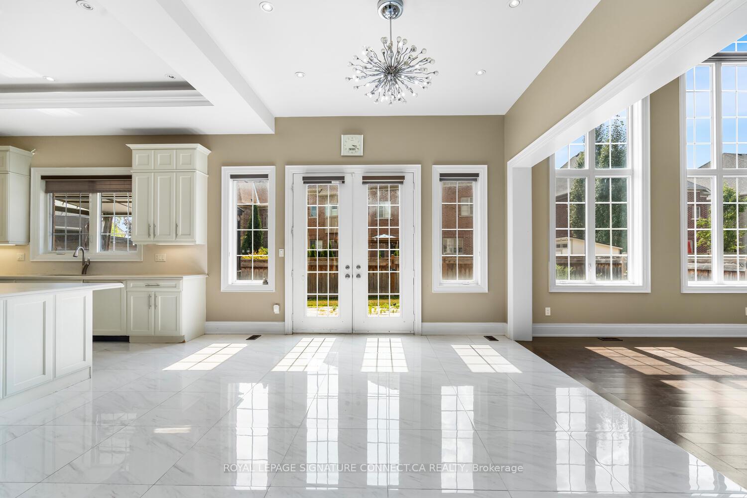 Photo 8 of 376 Torrey Pines Road, Vaughan, Kleinburg — HOMEH
