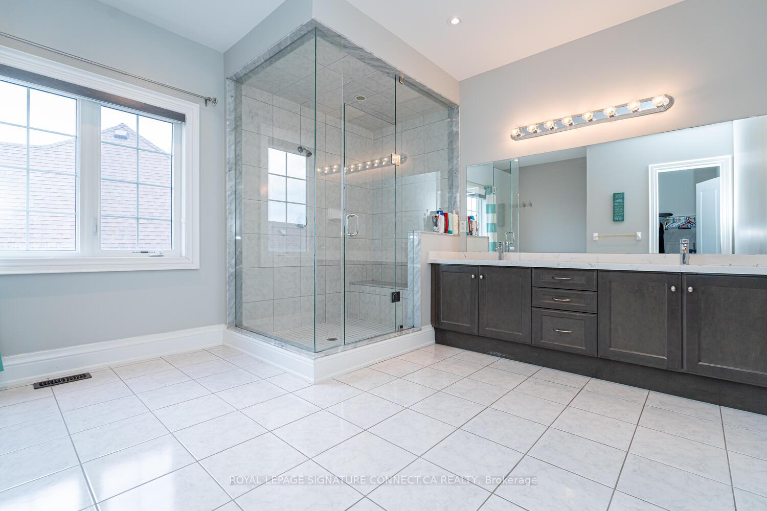 Photo 22 of 376 Torrey Pines Road, Vaughan, Kleinburg — HOMEH