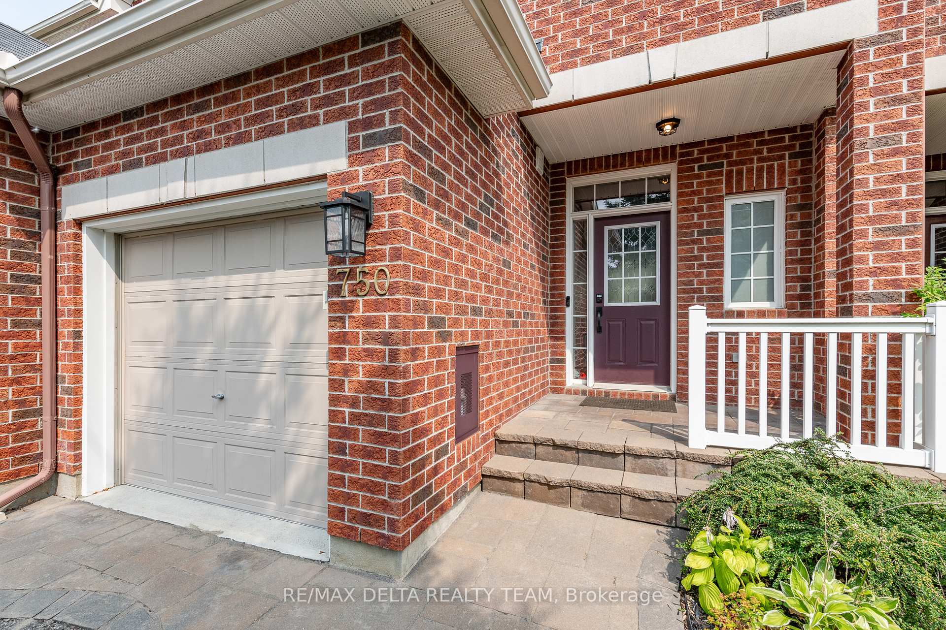 Photo 2 of 750 Bowercrest Crescent, Ottawa, Riverside South/Gloucester Glen — HOMEH