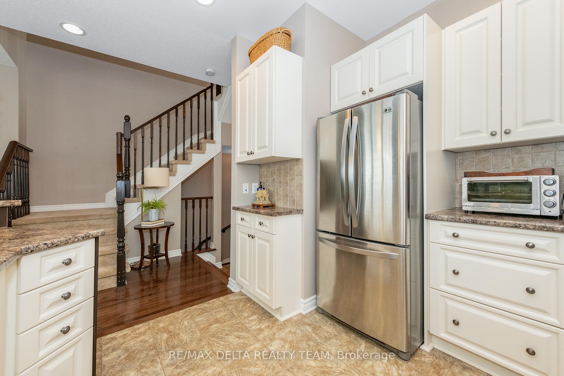 Photo 4 of 750 Bowercrest Crescent, Ottawa, Riverside South/Gloucester Glen — HOMEH