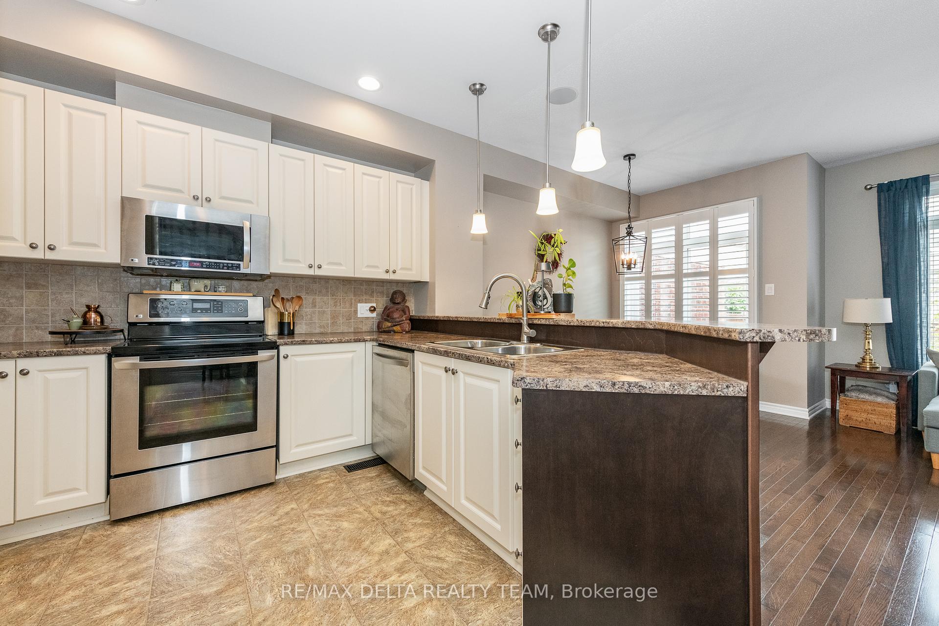 Photo 8 of 750 Bowercrest Crescent, Ottawa, Riverside South/Gloucester Glen — HOMEH