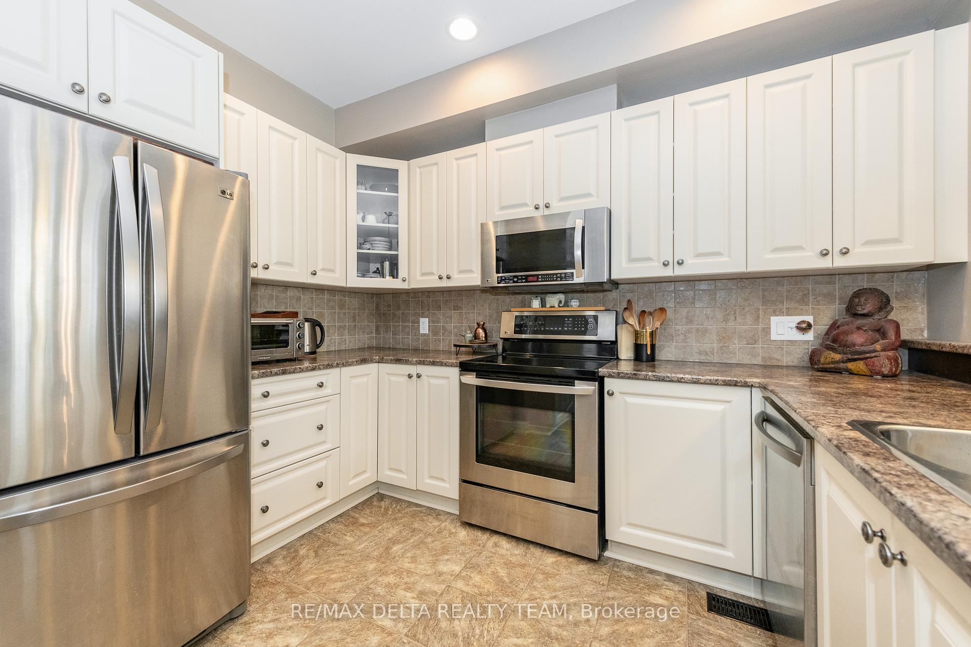 Photo 5 of 750 Bowercrest Crescent, Ottawa, Riverside South/Gloucester Glen — HOMEH