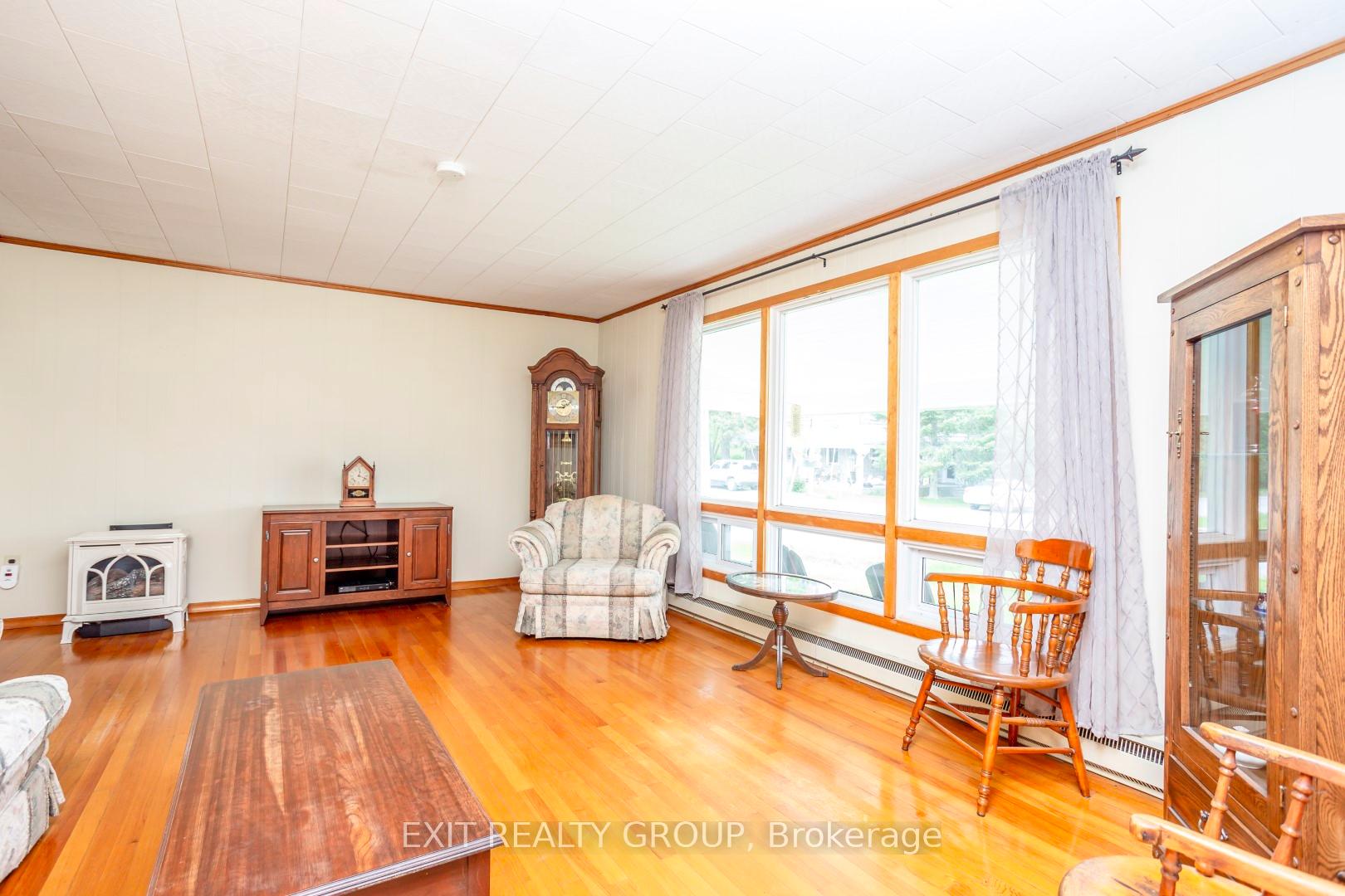 Photo 10 of 33 Franklin Street, Tweed, Hungerford (Twp) — HOMEH