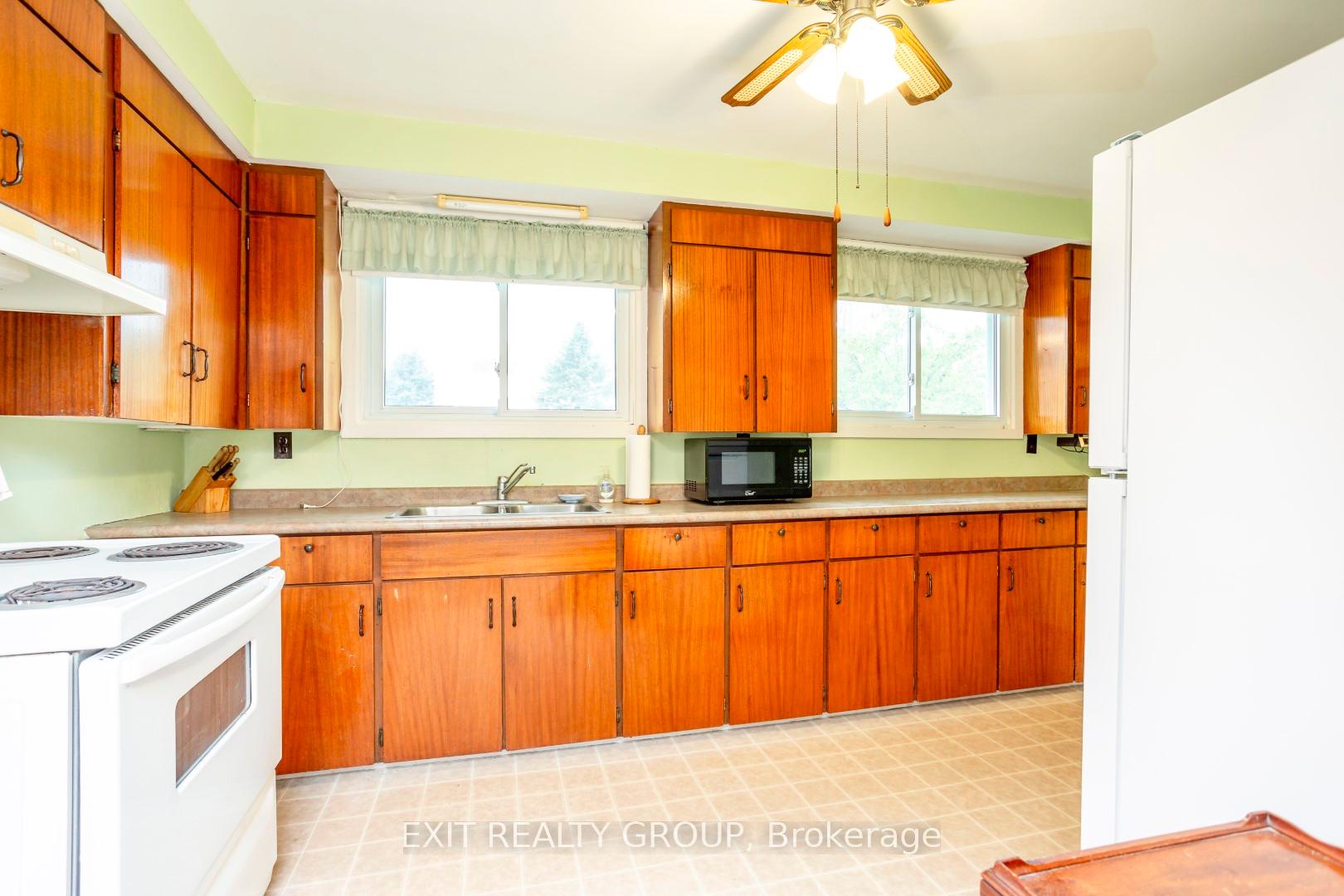 Photo 17 of 33 Franklin Street, Tweed, Hungerford (Twp) — HOMEH