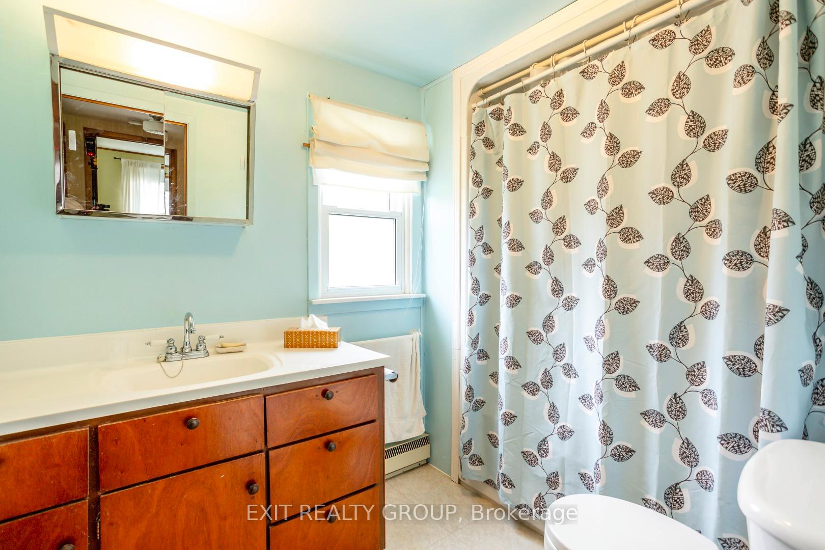 Photo 27 of 33 Franklin Street, Tweed, Hungerford (Twp) — HOMEH