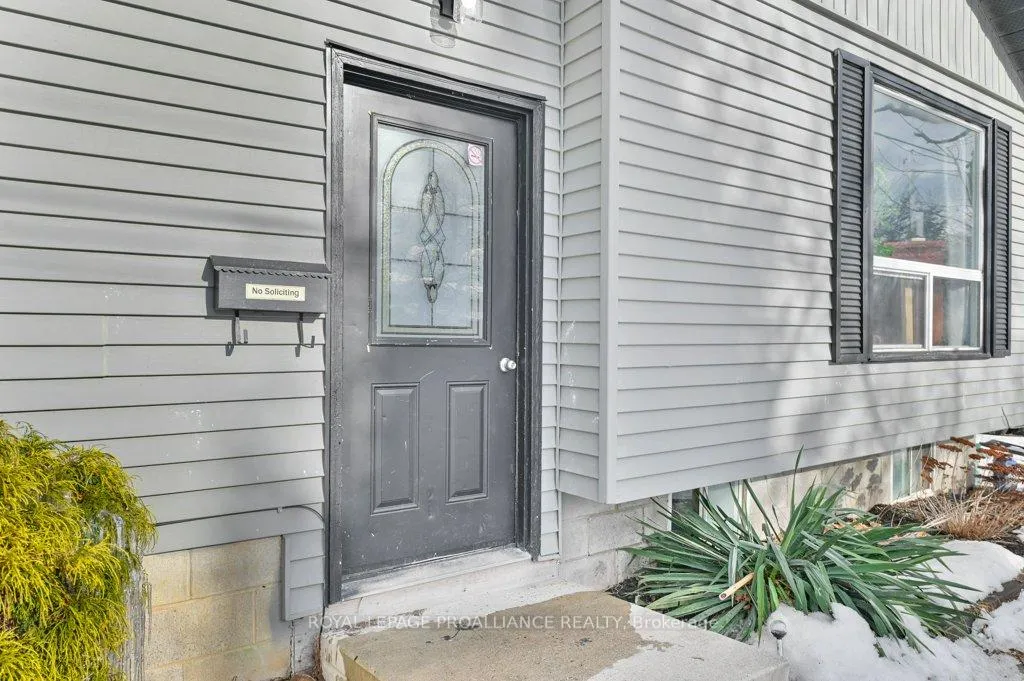 Photo 10 of 27 Thurlow Queen Street, Belleville, Thurlow Ward — HOMEH