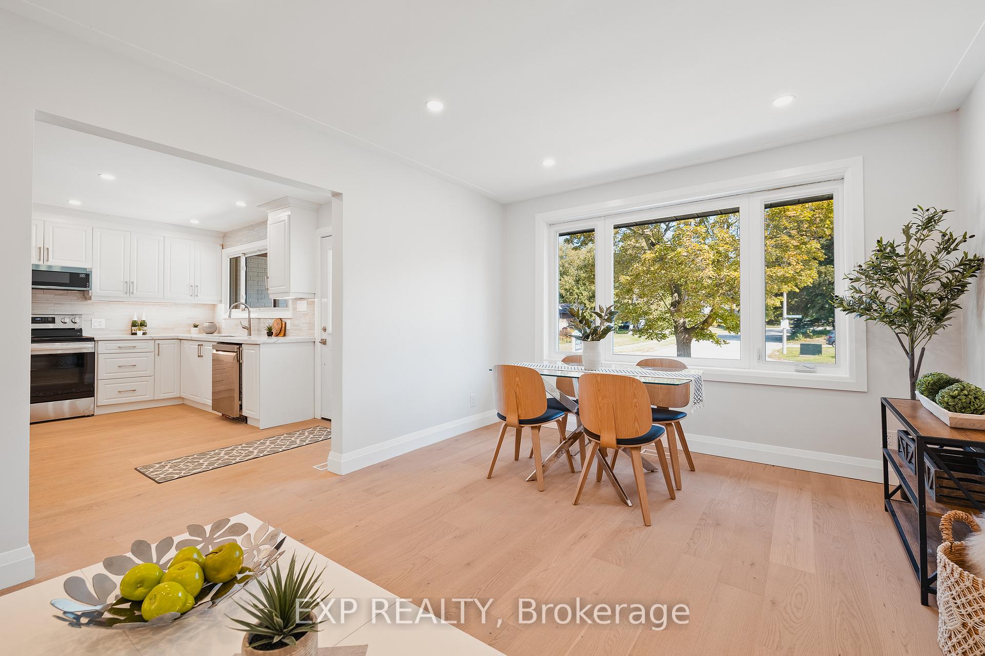 Photo 3 of 537 Glen Manor Boulevard, Waterloo — HOMEH