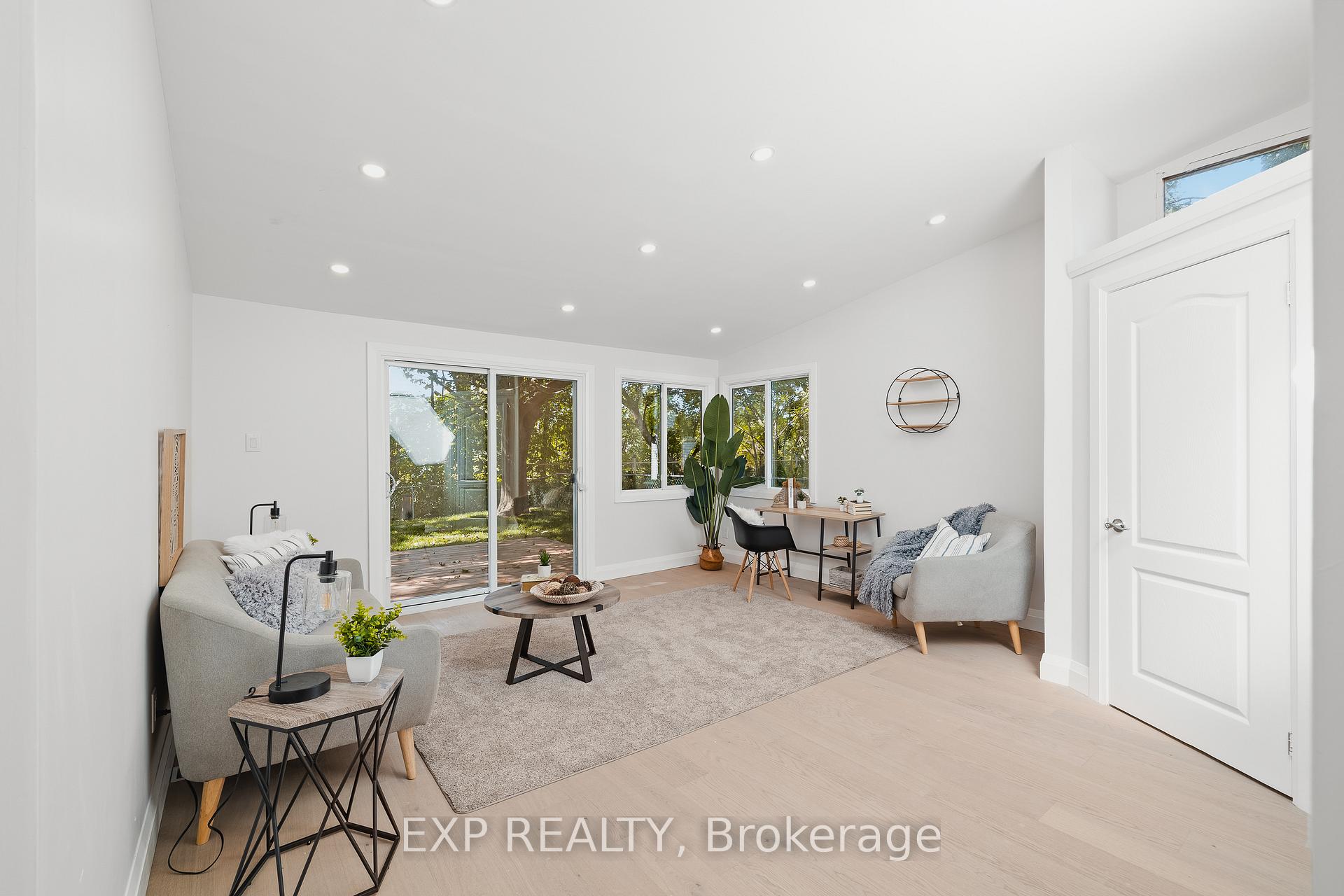 Photo 10 of 537 Glen Manor Boulevard, Waterloo — HOMEH
