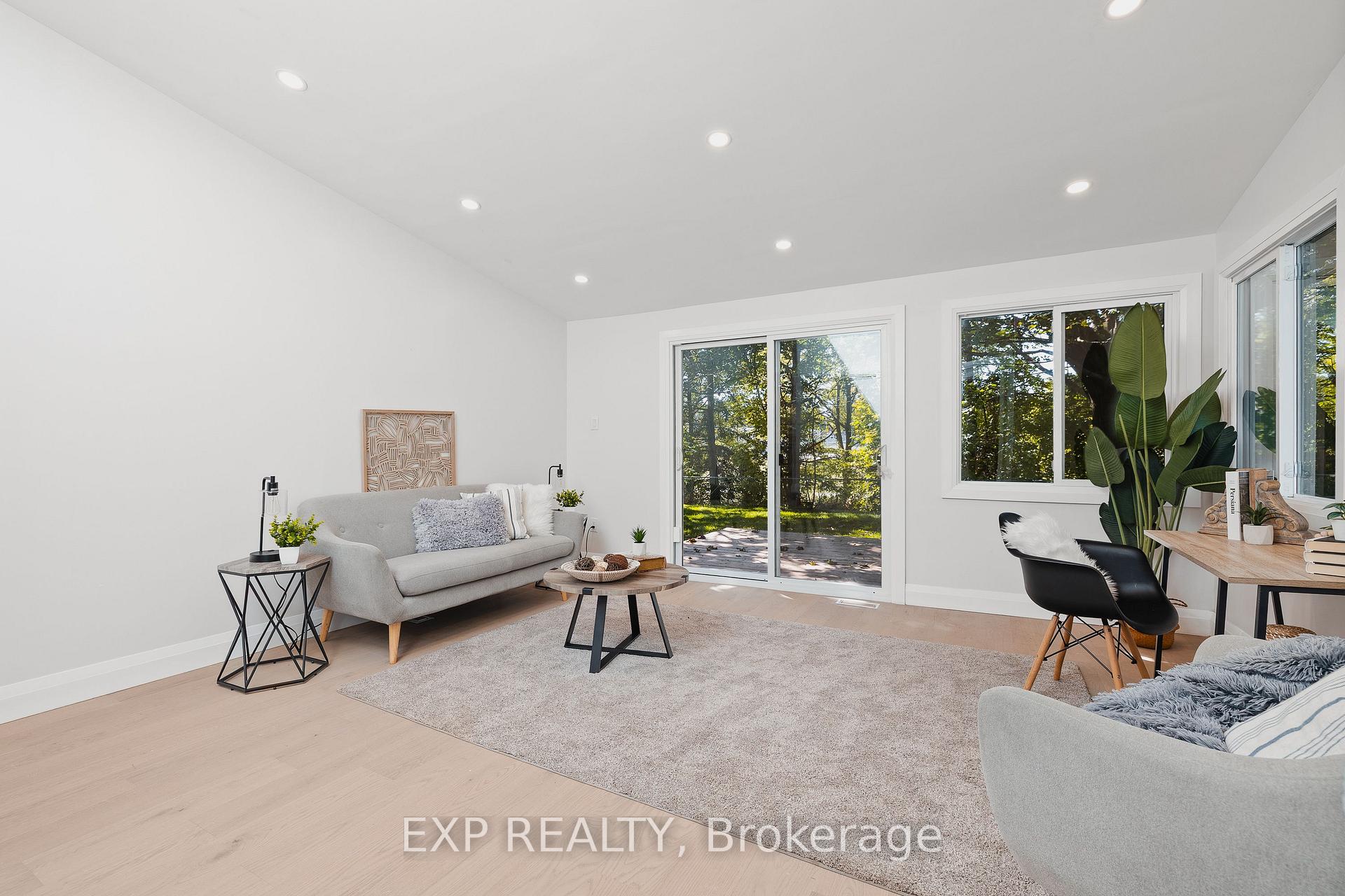 Photo 11 of 537 Glen Manor Boulevard, Waterloo — HOMEH