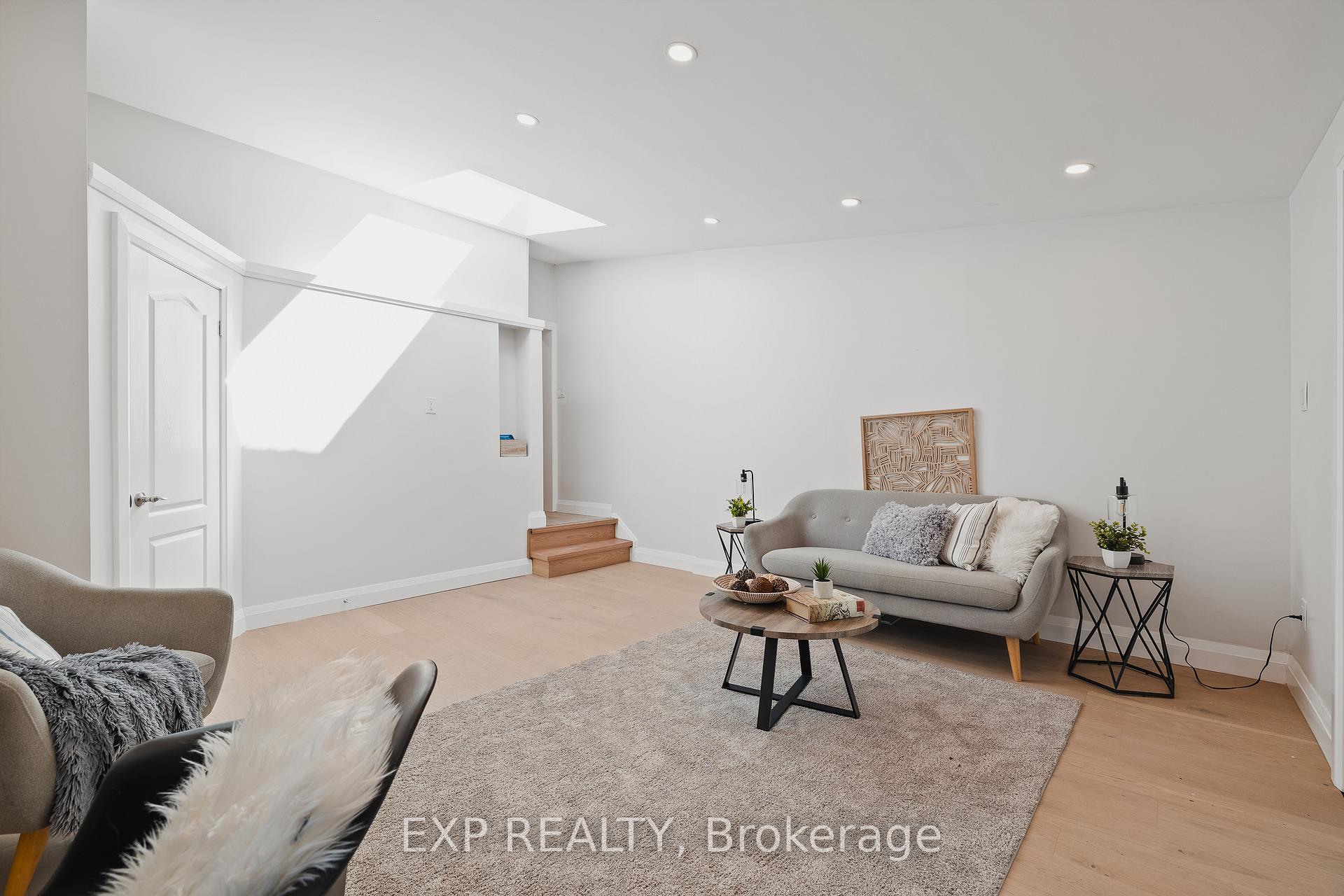 Photo 12 of 537 Glen Manor Boulevard, Waterloo — HOMEH