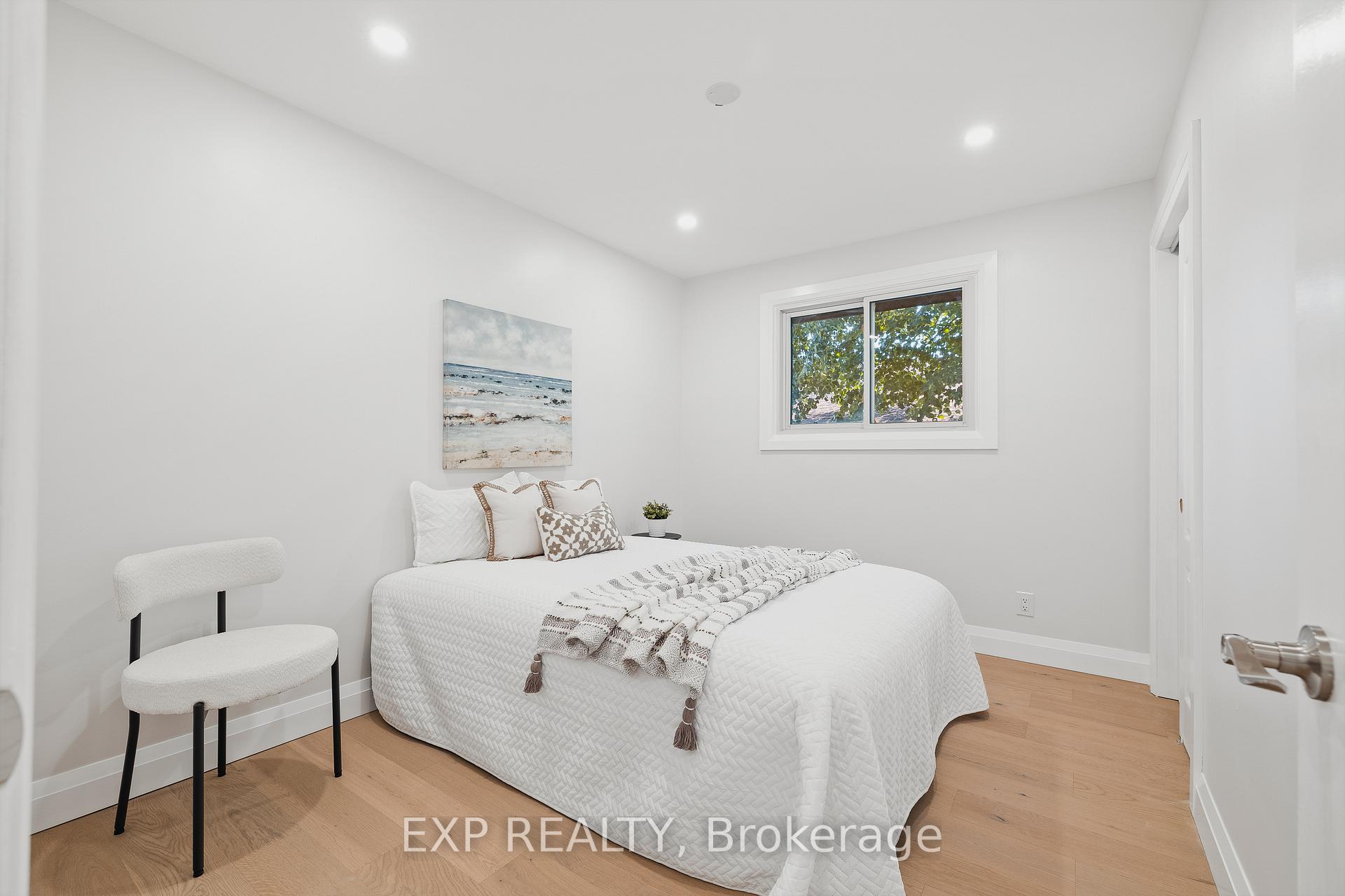 Photo 15 of 537 Glen Manor Boulevard, Waterloo — HOMEH