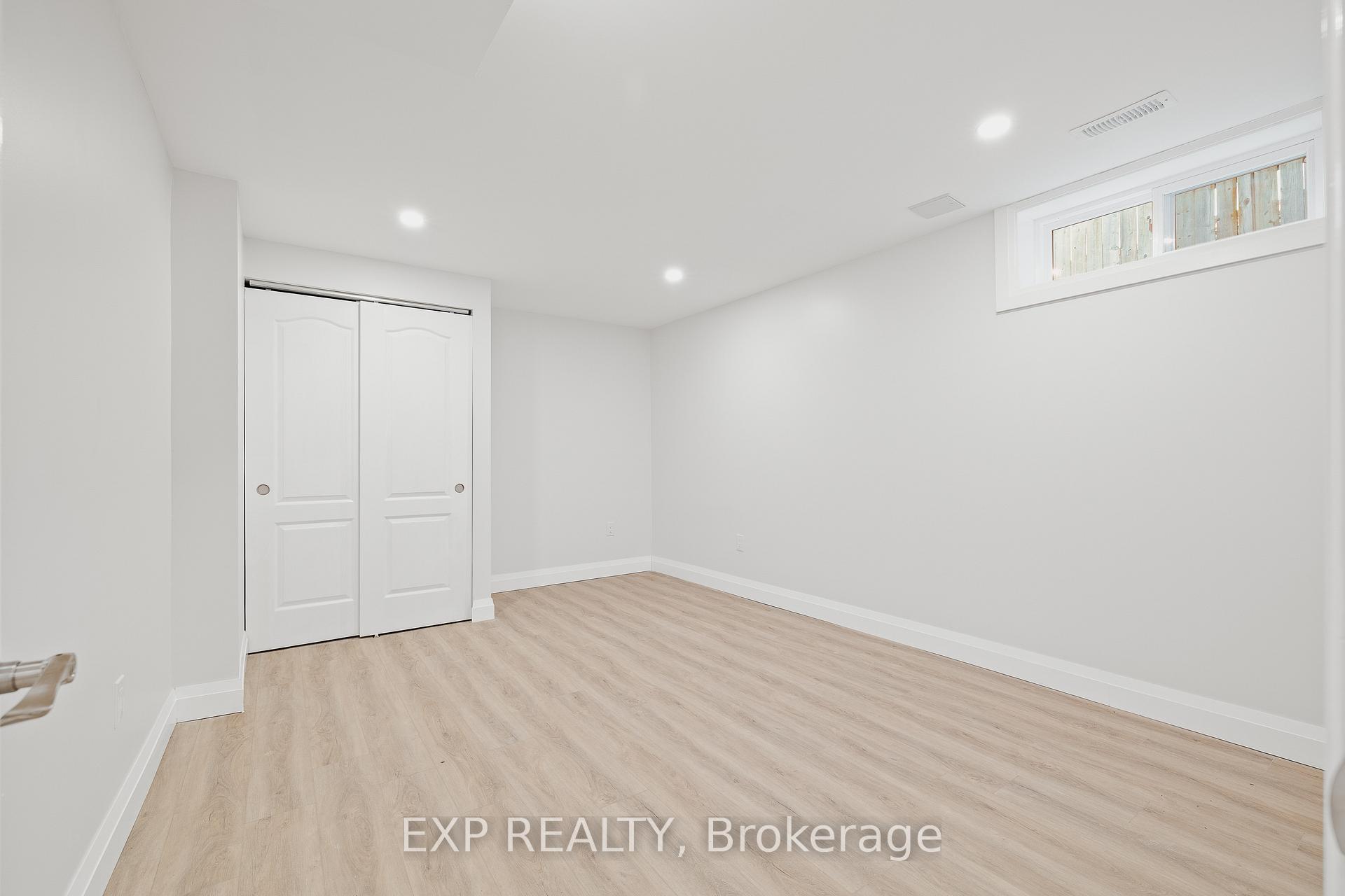 Photo 21 of 537 Glen Manor Boulevard, Waterloo — HOMEH