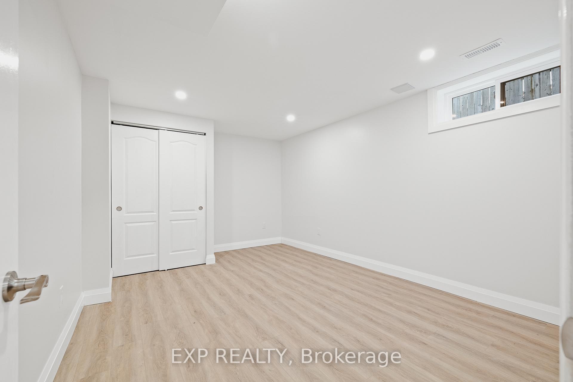 Photo 22 of 537 Glen Manor Boulevard, Waterloo — HOMEH