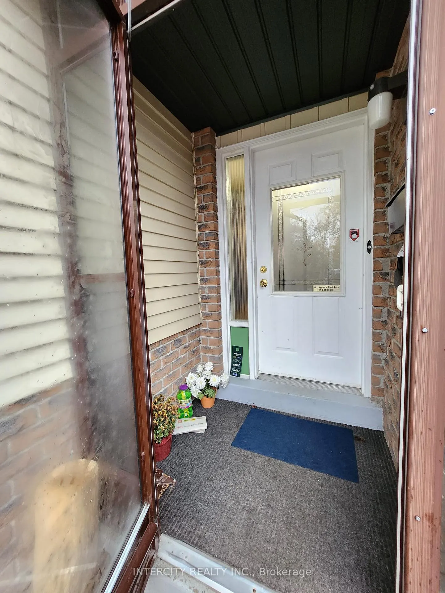 Photo 5 of 63 Bronte Crescent, Barrie, Letitia Heights — HOMEH