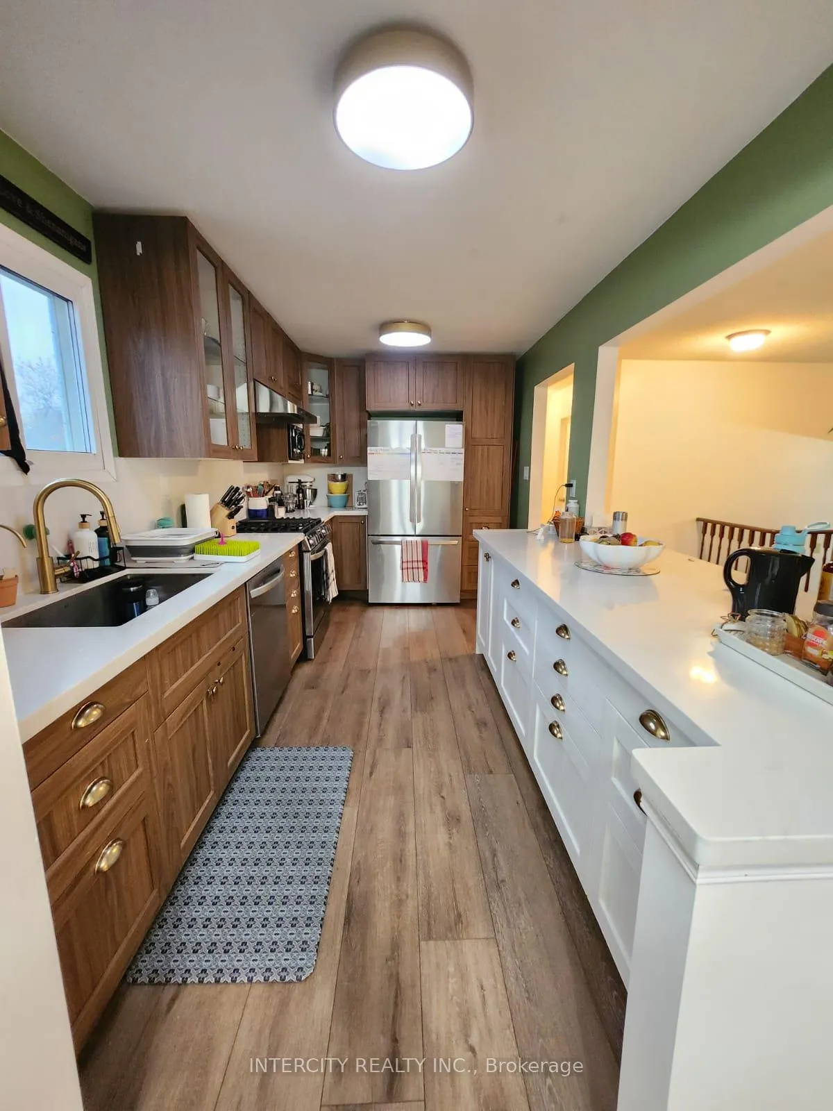 Photo 14 of 63 Bronte Crescent, Barrie, Letitia Heights — HOMEH