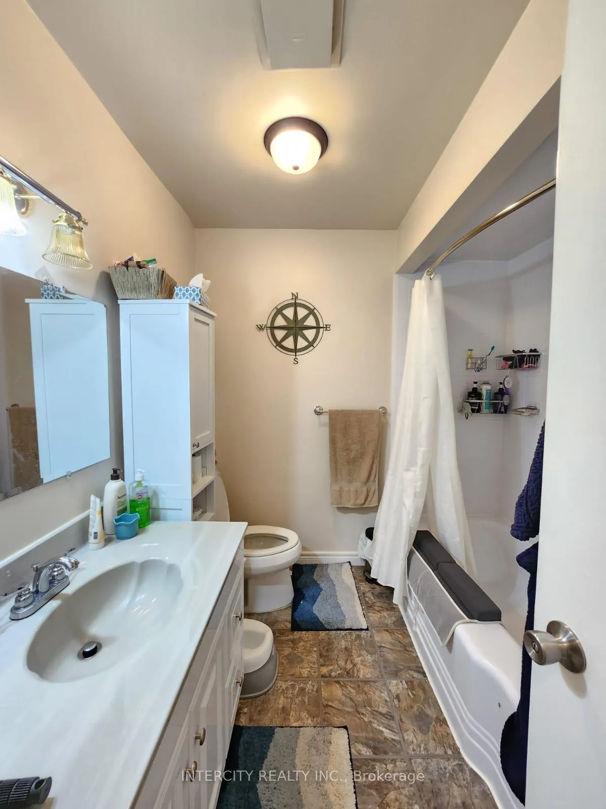 Photo 20 of 63 Bronte Crescent, Barrie, Letitia Heights — HOMEH