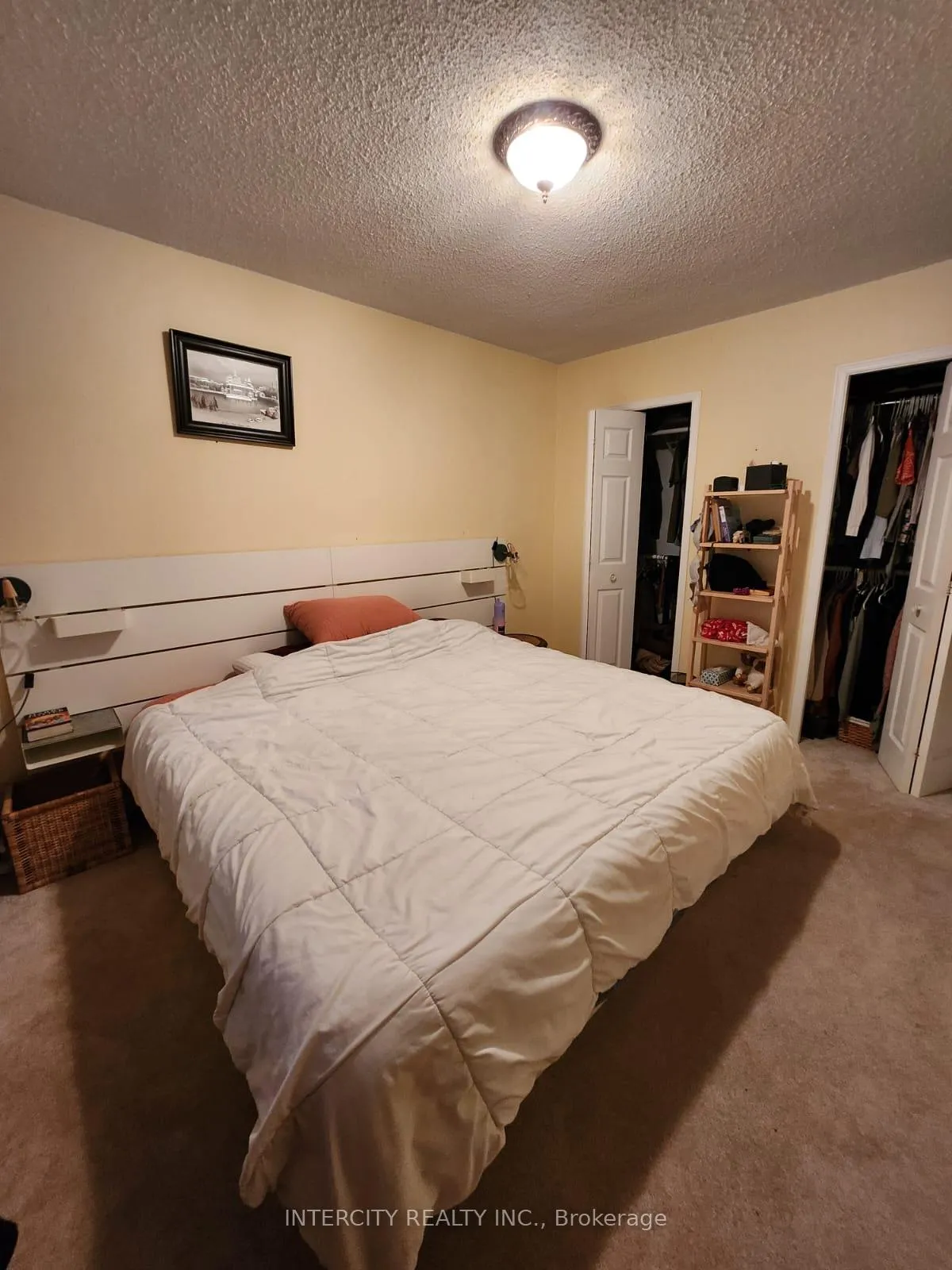 Photo 23 of 63 Bronte Crescent, Barrie, Letitia Heights — HOMEH
