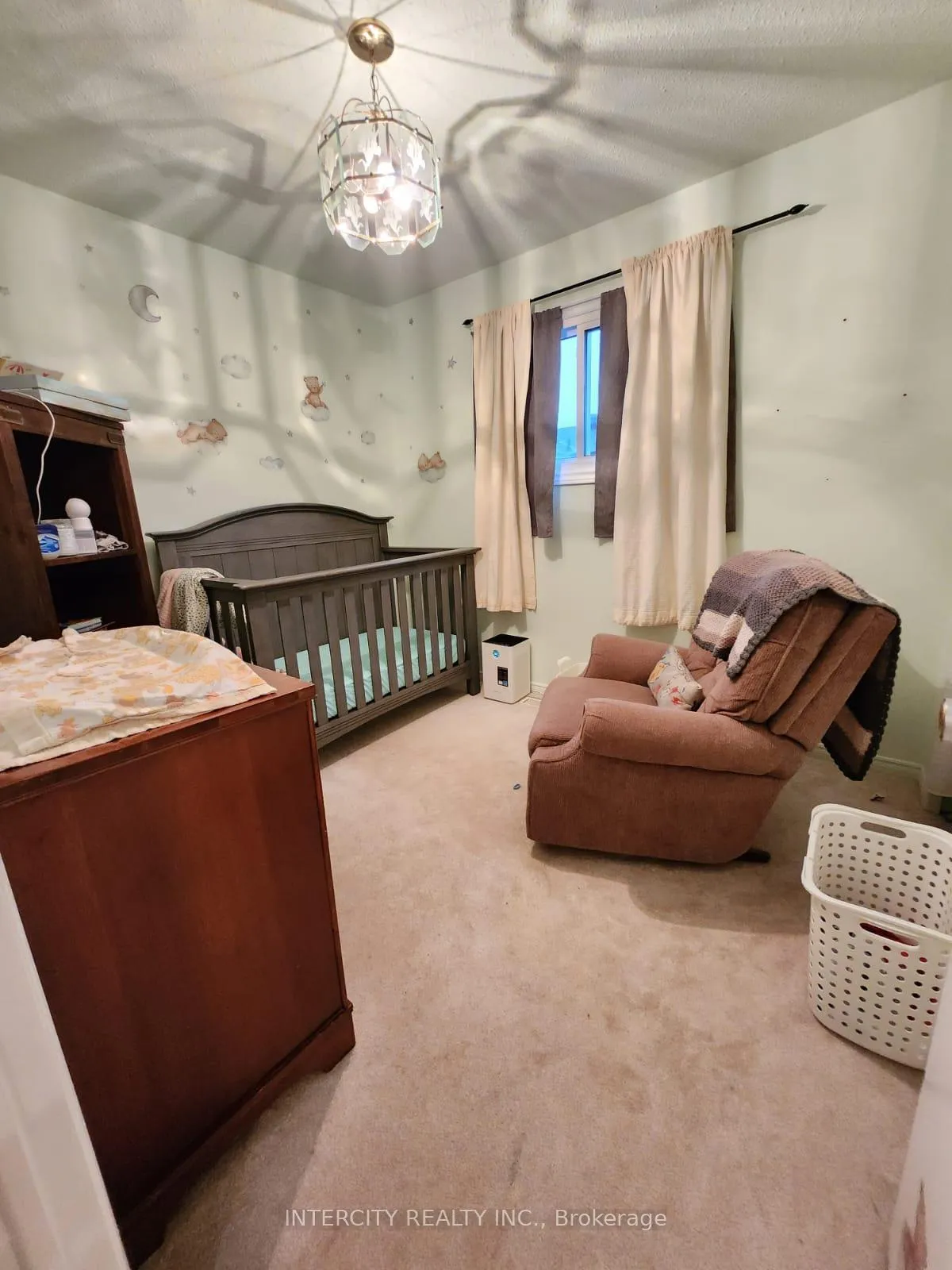 Photo 26 of 63 Bronte Crescent, Barrie, Letitia Heights — HOMEH
