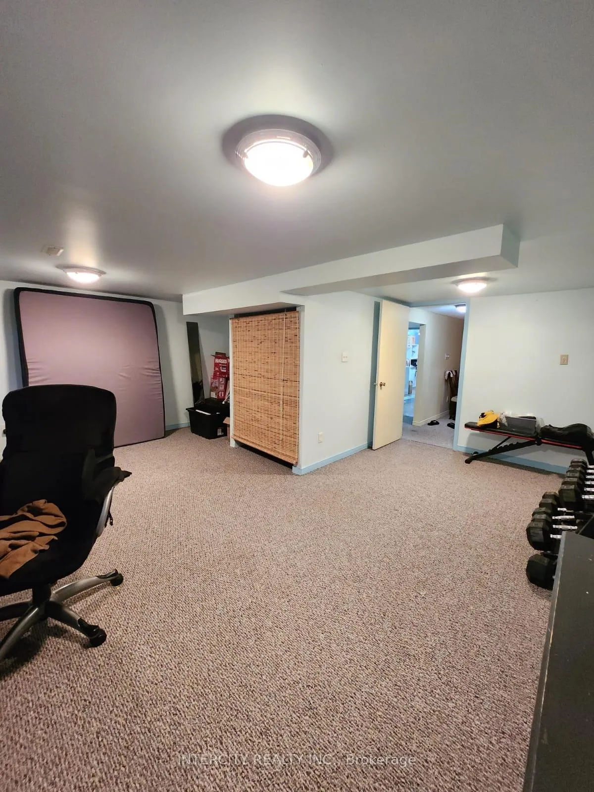 Photo 32 of 63 Bronte Crescent, Barrie, Letitia Heights — HOMEH