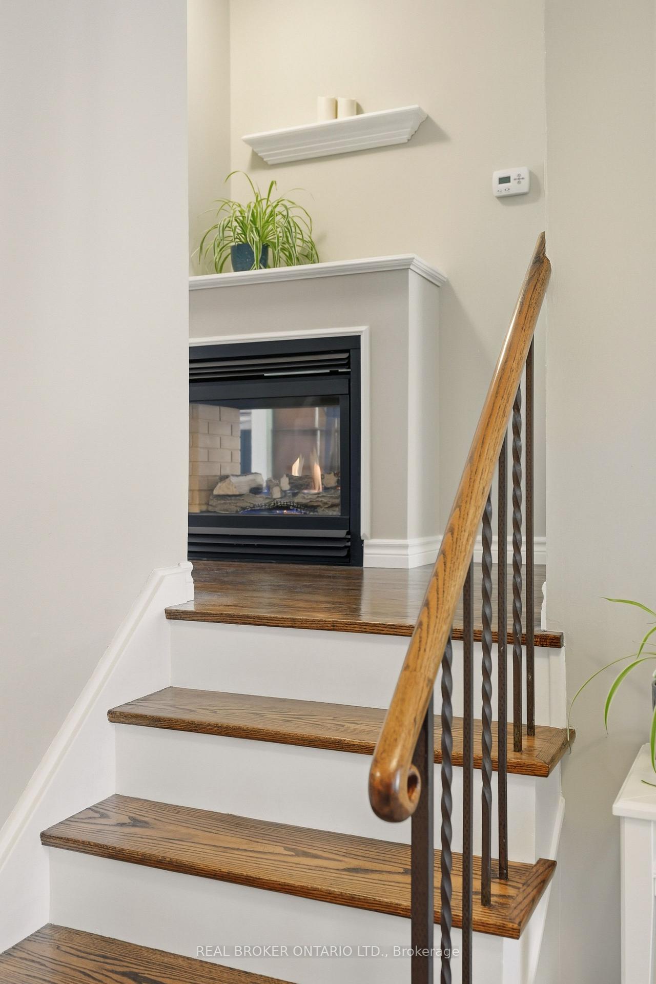 Photo 8 of 33 Porter Crescent, Barrie, Grove East — HOMEH