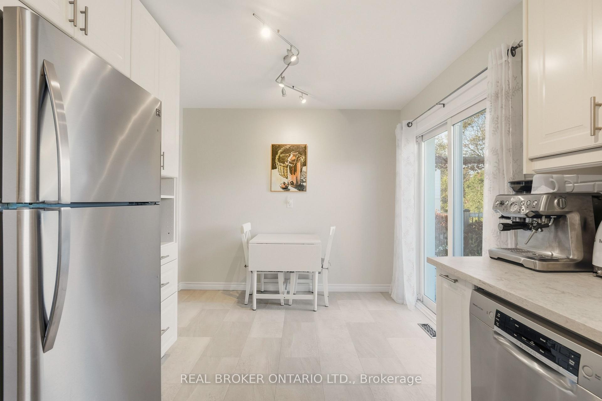 Photo 16 of 33 Porter Crescent, Barrie, Grove East — HOMEH