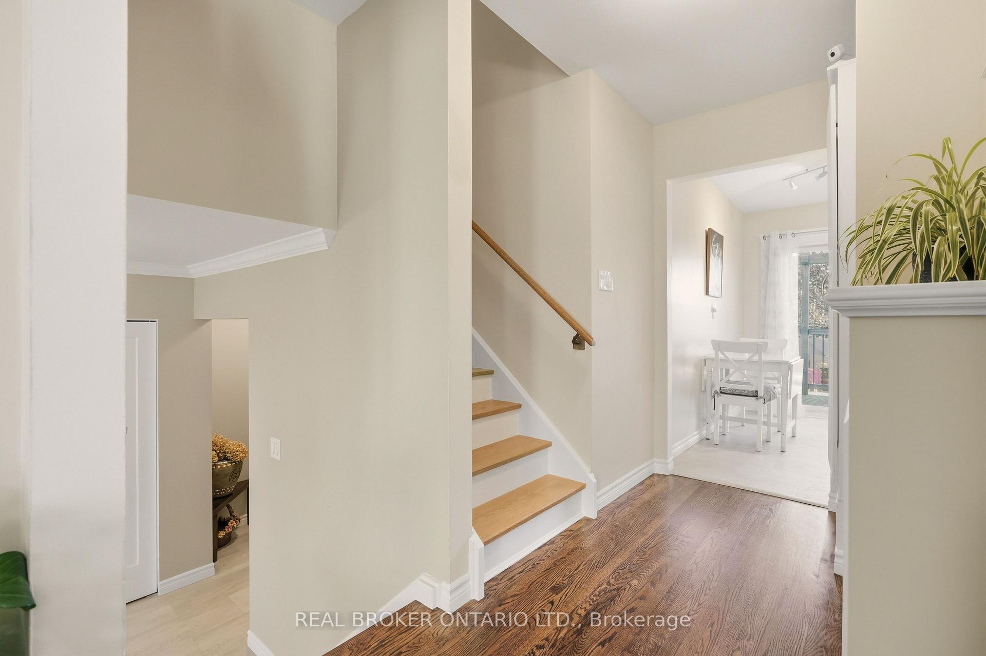 Photo 19 of 33 Porter Crescent, Barrie, Grove East — HOMEH