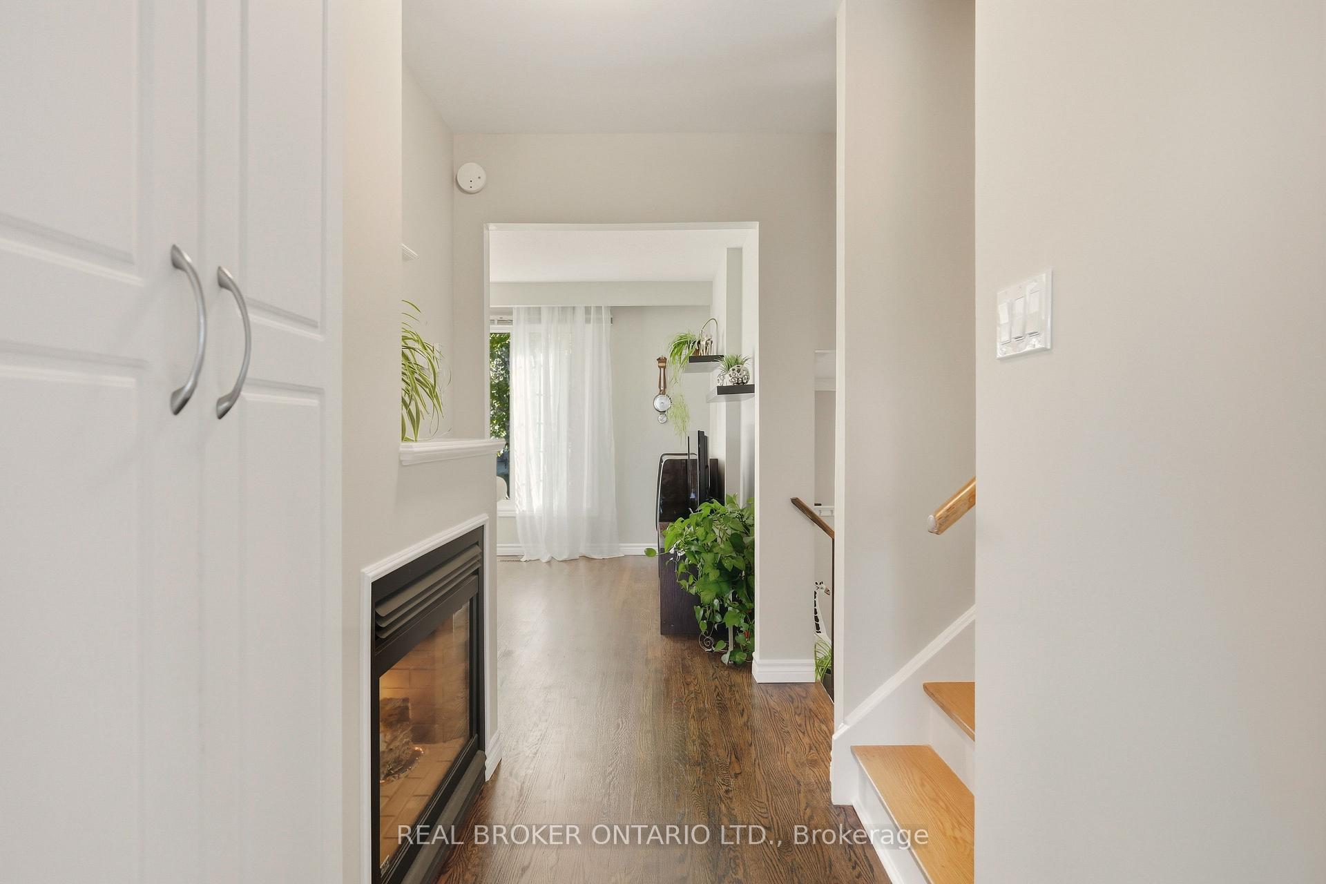 Photo 29 of 33 Porter Crescent, Barrie, Grove East — HOMEH