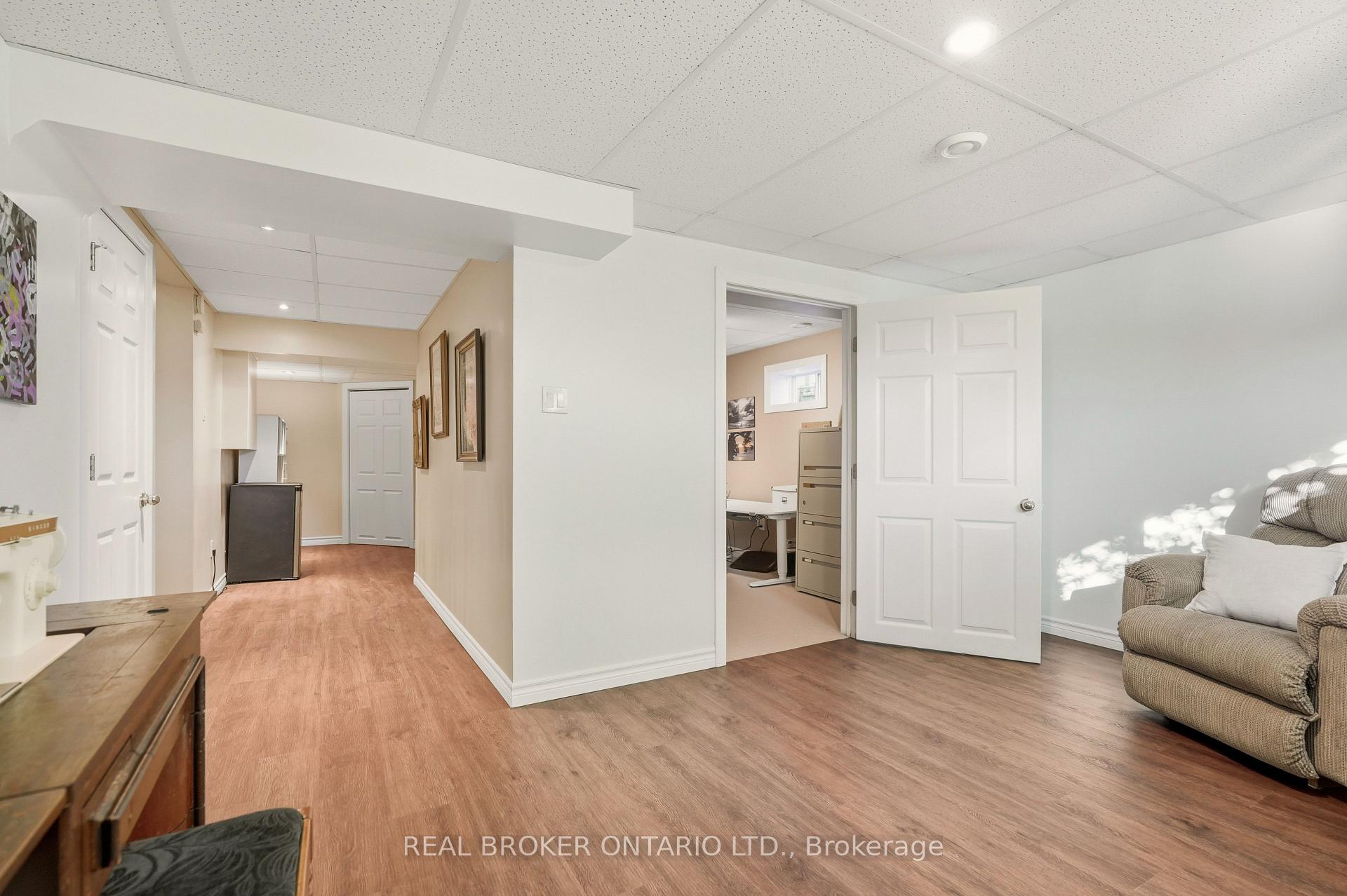 Photo 31 of 33 Porter Crescent, Barrie, Grove East — HOMEH