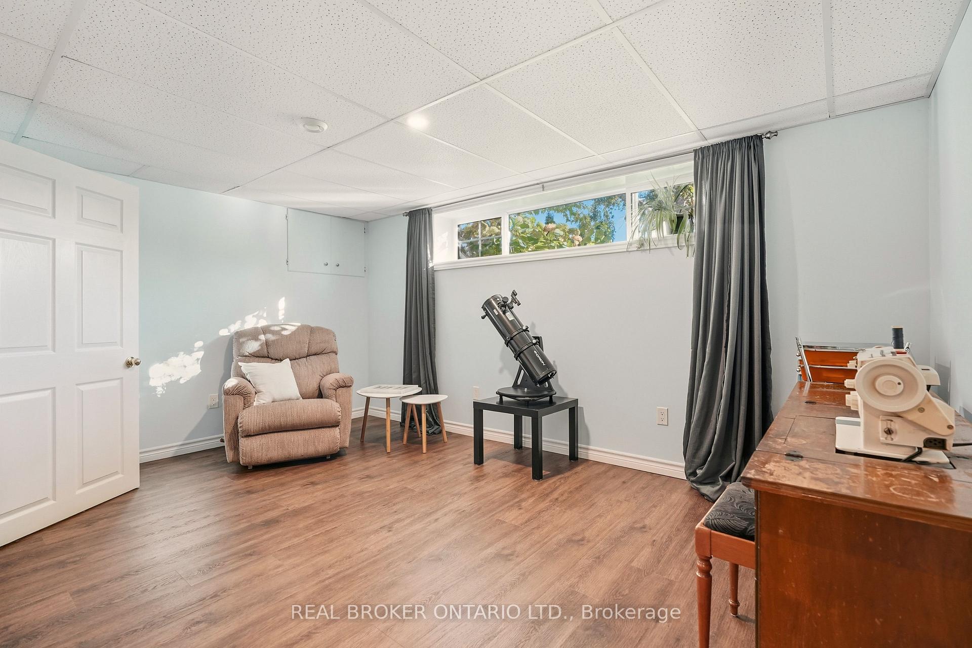Photo 32 of 33 Porter Crescent, Barrie, Grove East — HOMEH