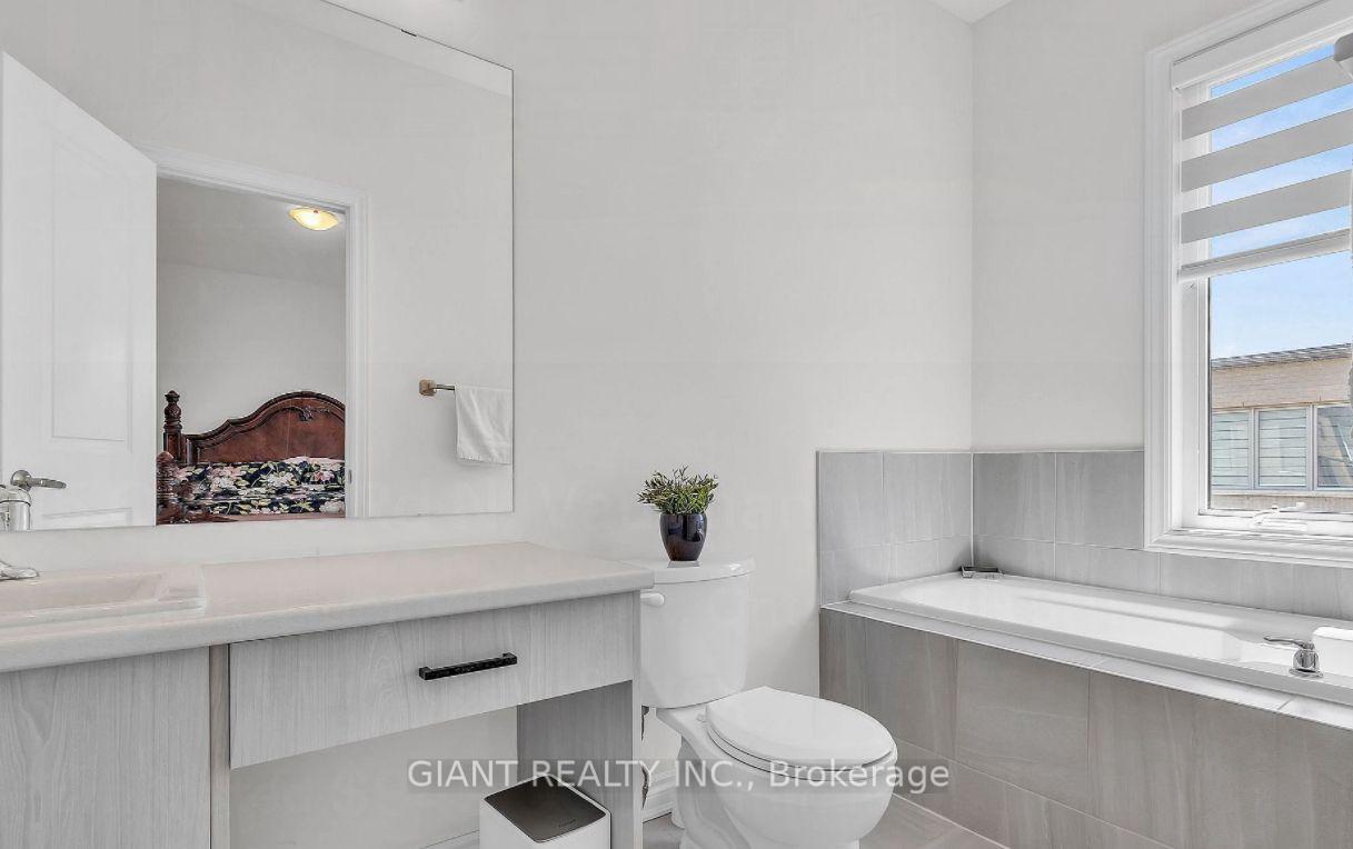 Photo 5 of 15 Quilico Road N, Vaughan, Elder Mills — HOMEH