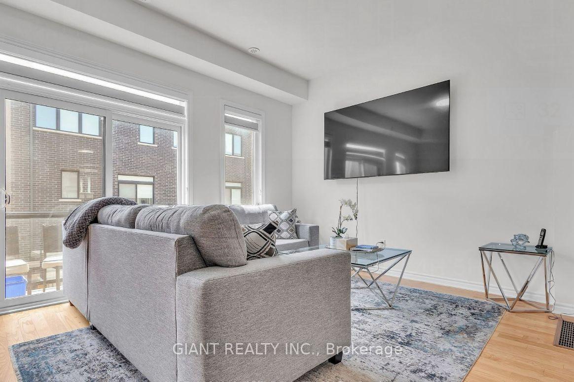 Photo 8 of 15 Quilico Road N, Vaughan, Elder Mills — HOMEH
