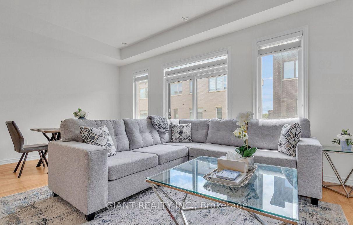Photo 11 of 15 Quilico Road N, Vaughan, Elder Mills — HOMEH