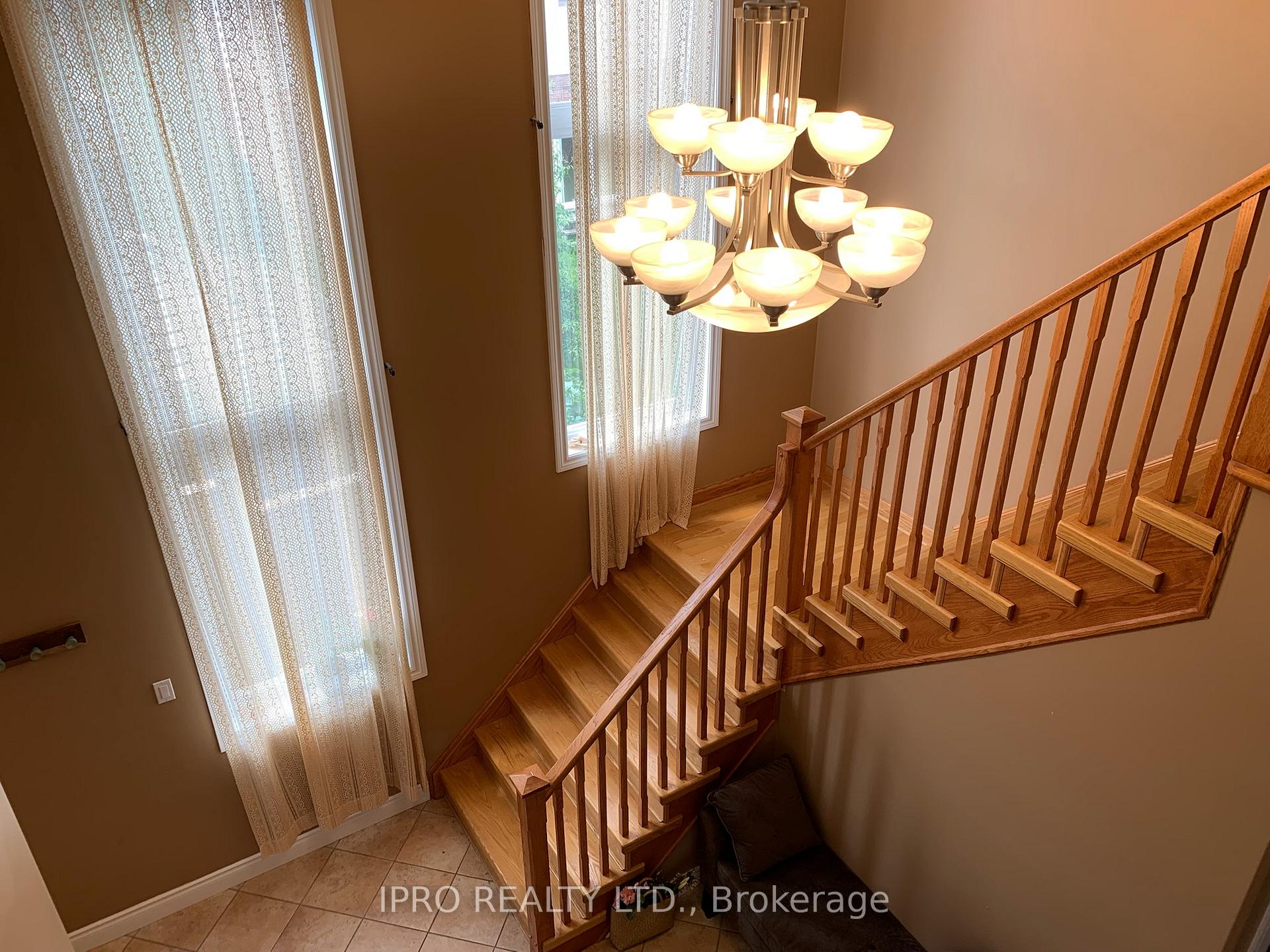 Photo 11 of 748 Munich Circle, Waterloo — HOMEH