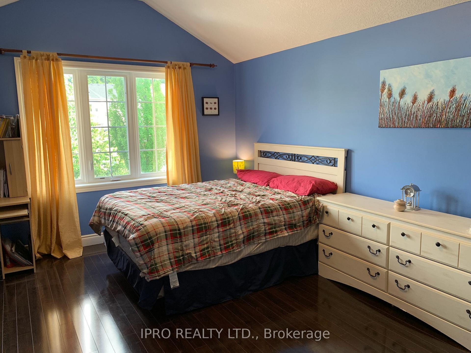 Photo 14 of 748 Munich Circle, Waterloo — HOMEH