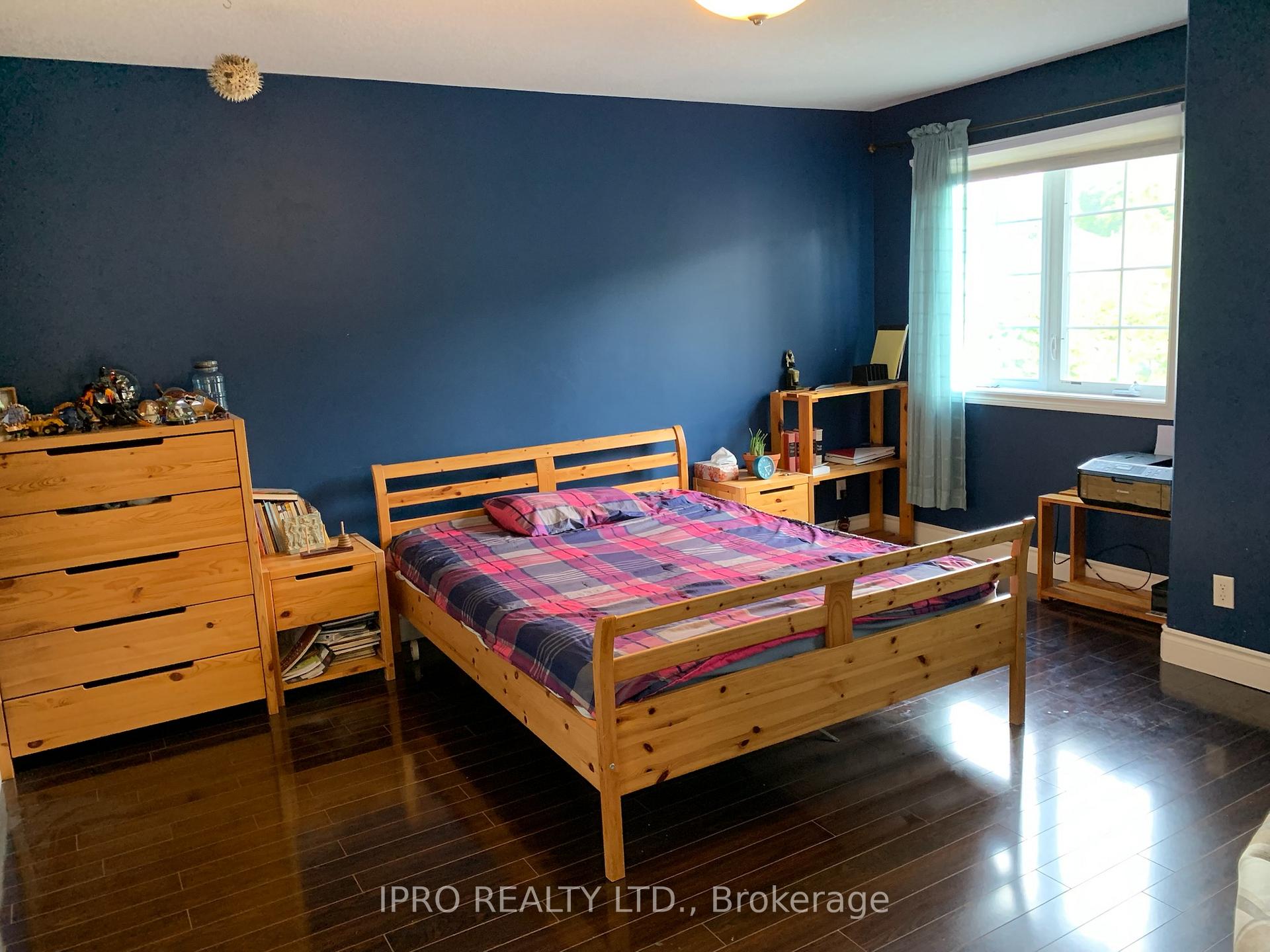 Photo 15 of 748 Munich Circle, Waterloo — HOMEH