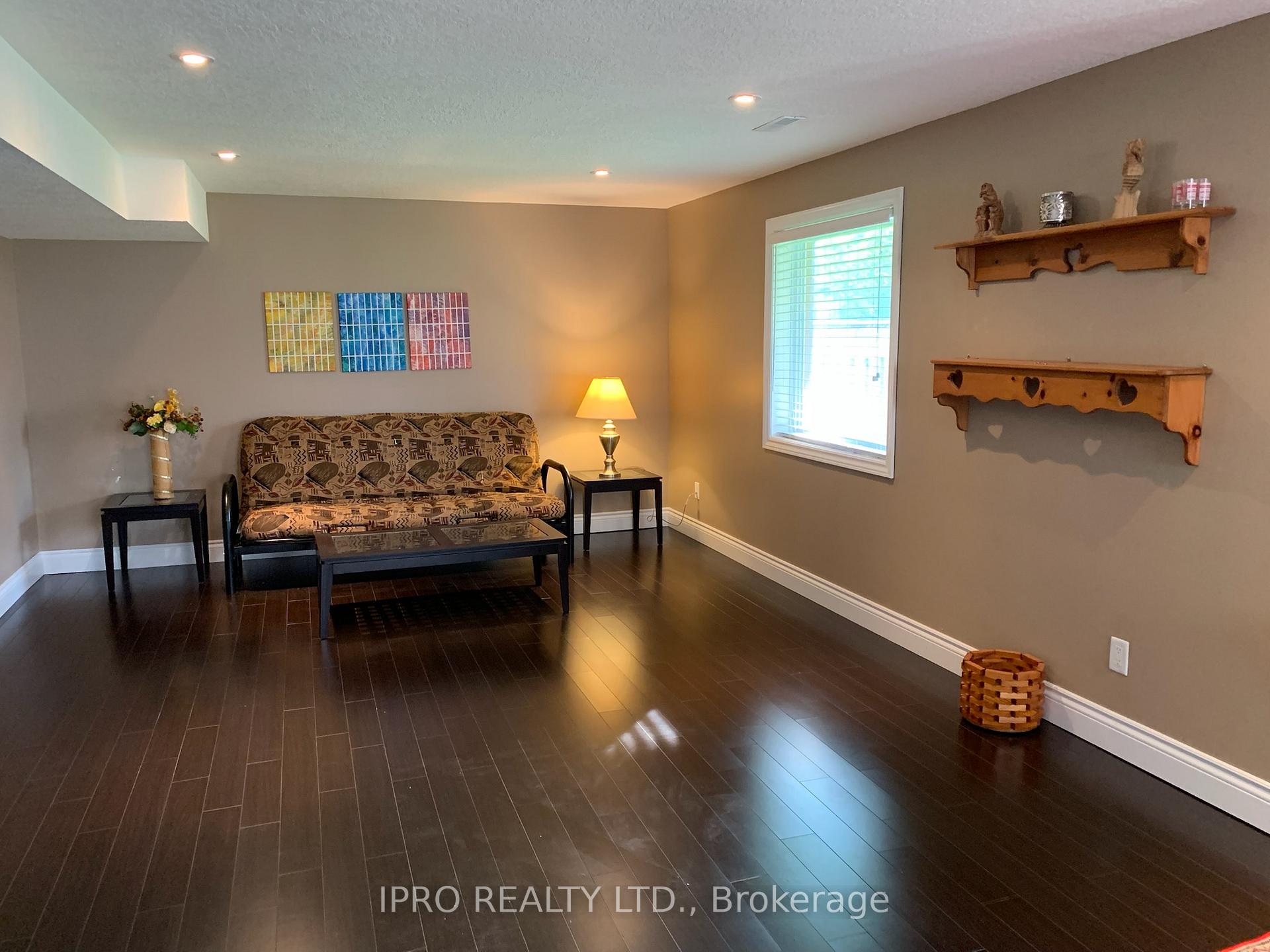 Photo 21 of 748 Munich Circle, Waterloo — HOMEH