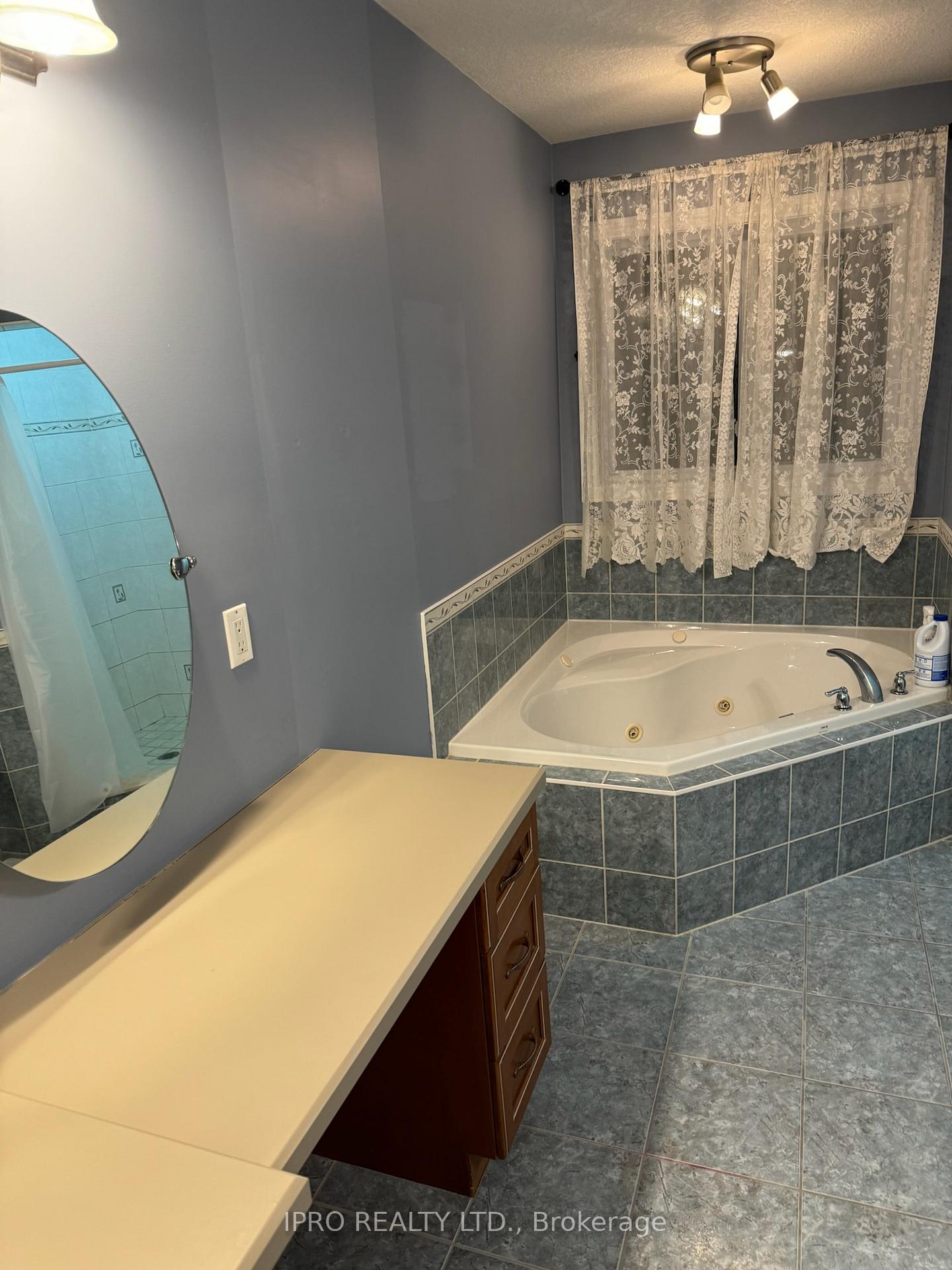 Photo 23 of 748 Munich Circle, Waterloo — HOMEH