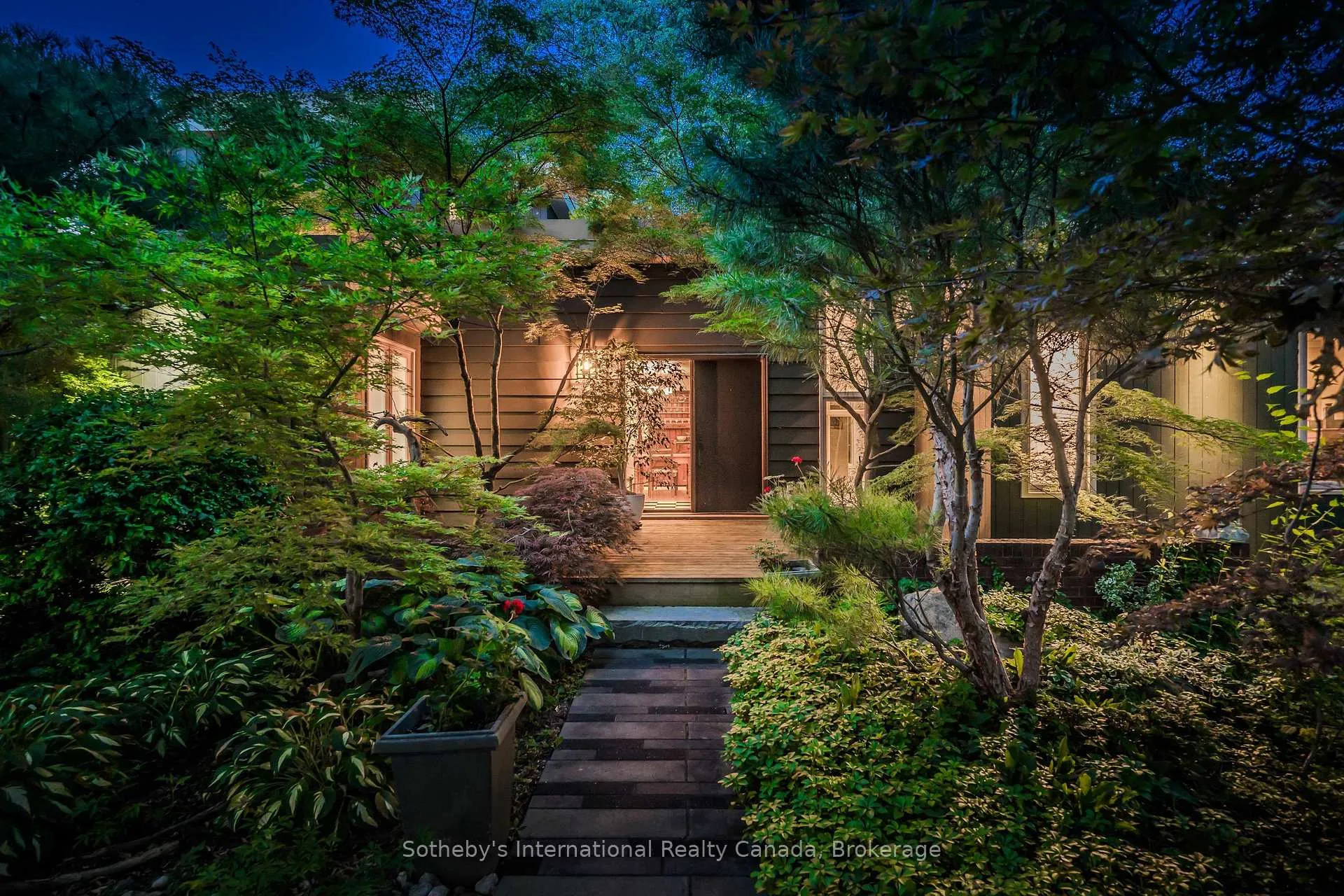 Photo 2 of 348 Browning Place, Waterloo, Beechwood — HOMEH