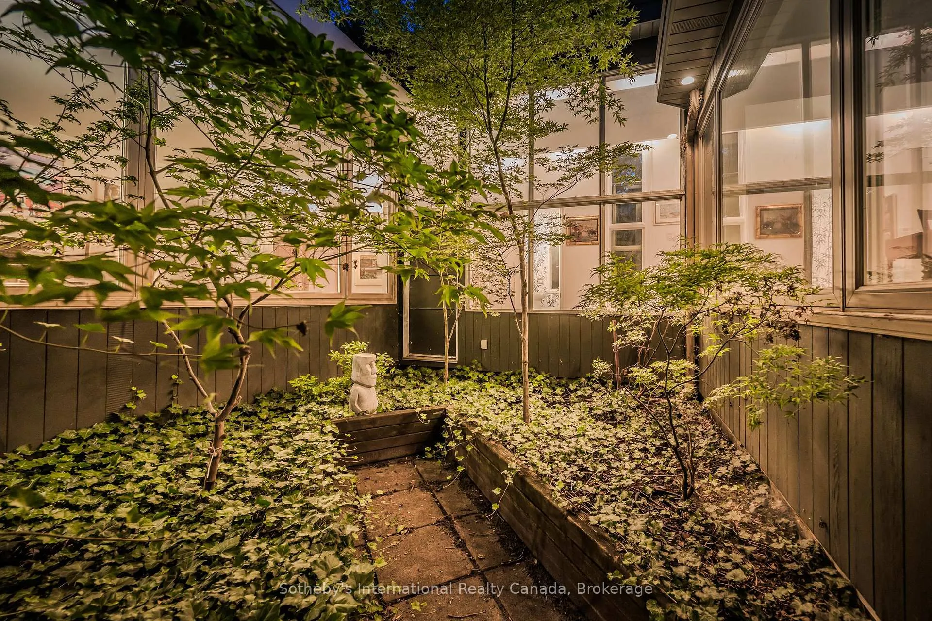 Photo 11 of 348 Browning Place, Waterloo, Beechwood — HOMEH
