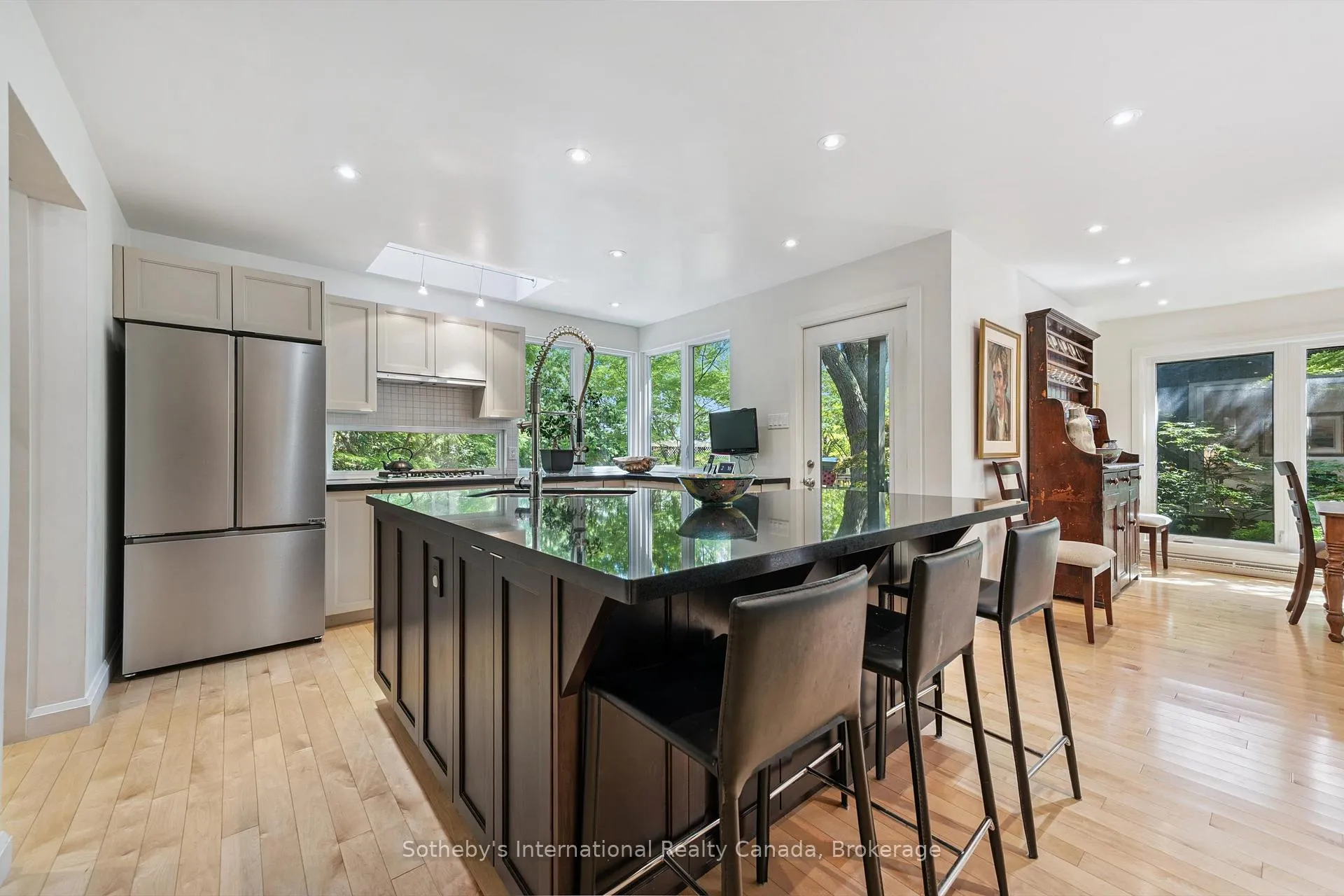 Photo 19 of 348 Browning Place, Waterloo, Beechwood — HOMEH