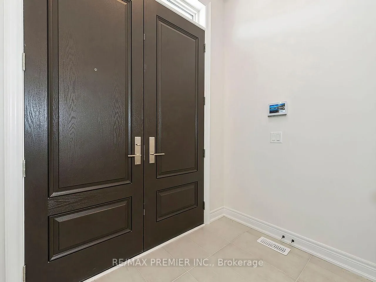 Photo 4 of 46 Gambetta Road, Vaughan, Vellore Village — HOMEH