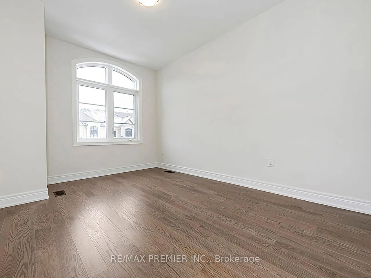 Photo 23 of 46 Gambetta Road, Vaughan, Vellore Village — HOMEH
