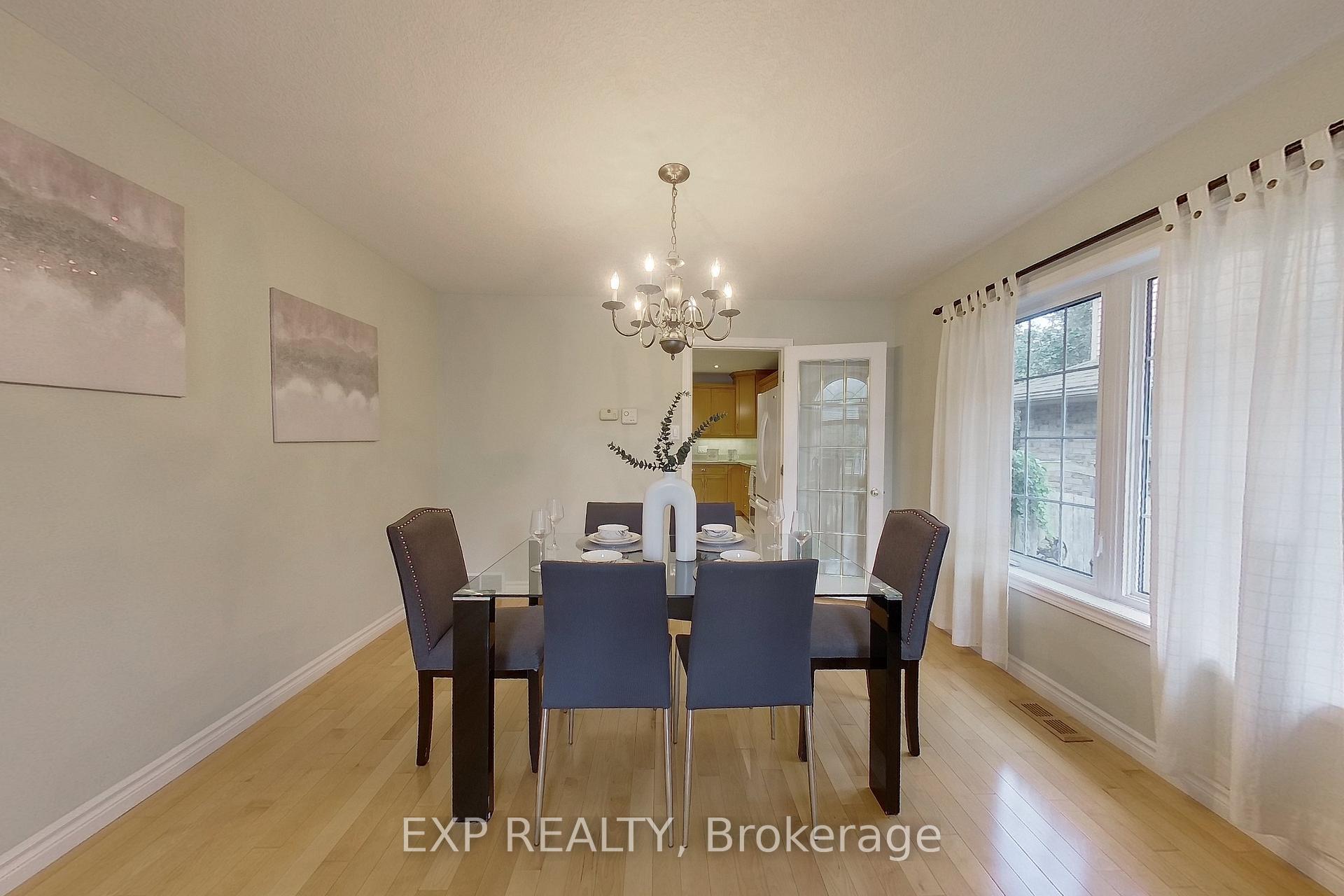 Photo 6 of 517 Buckingham Boulevard, Waterloo — HOMEH