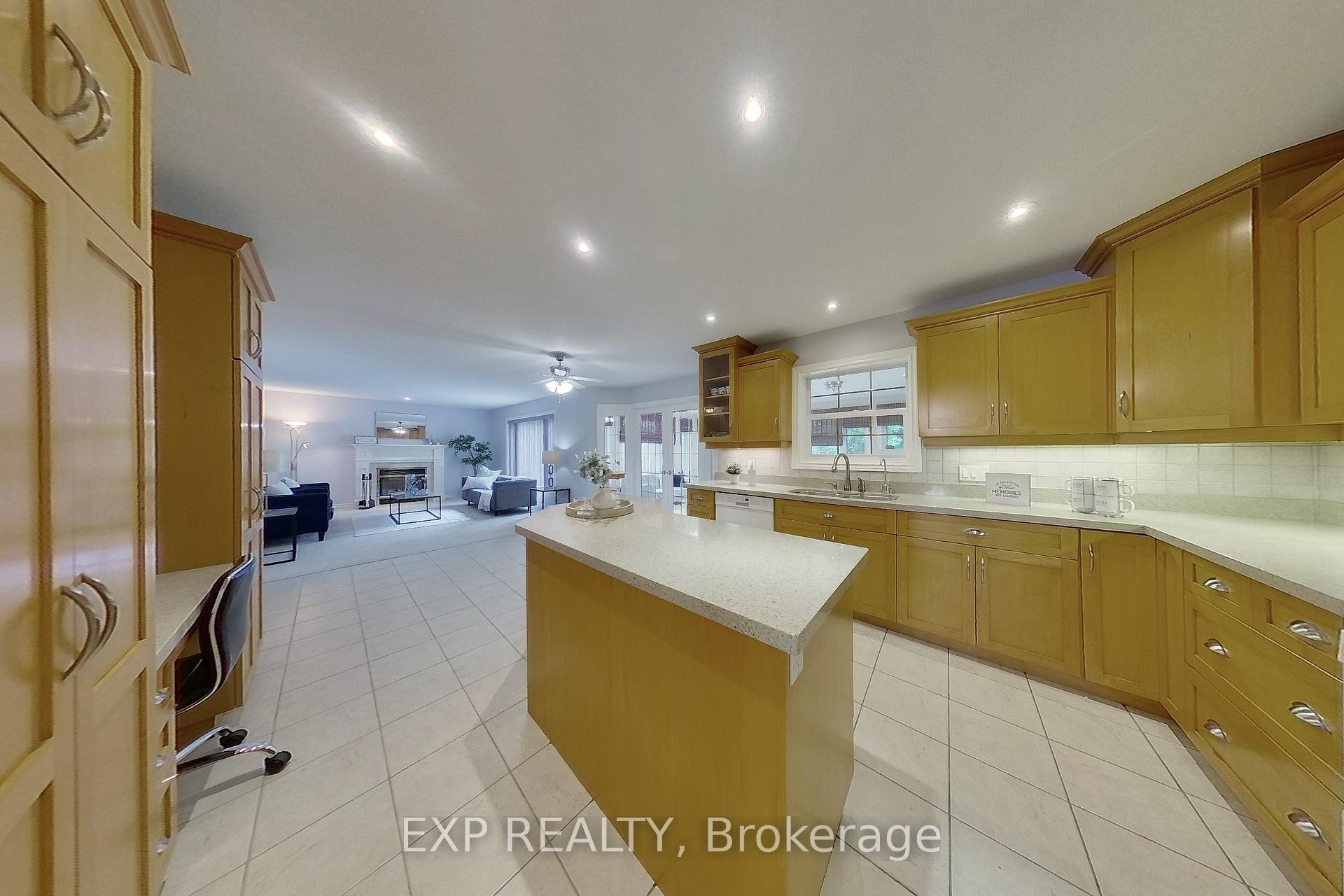 Photo 11 of 517 Buckingham Boulevard, Waterloo — HOMEH